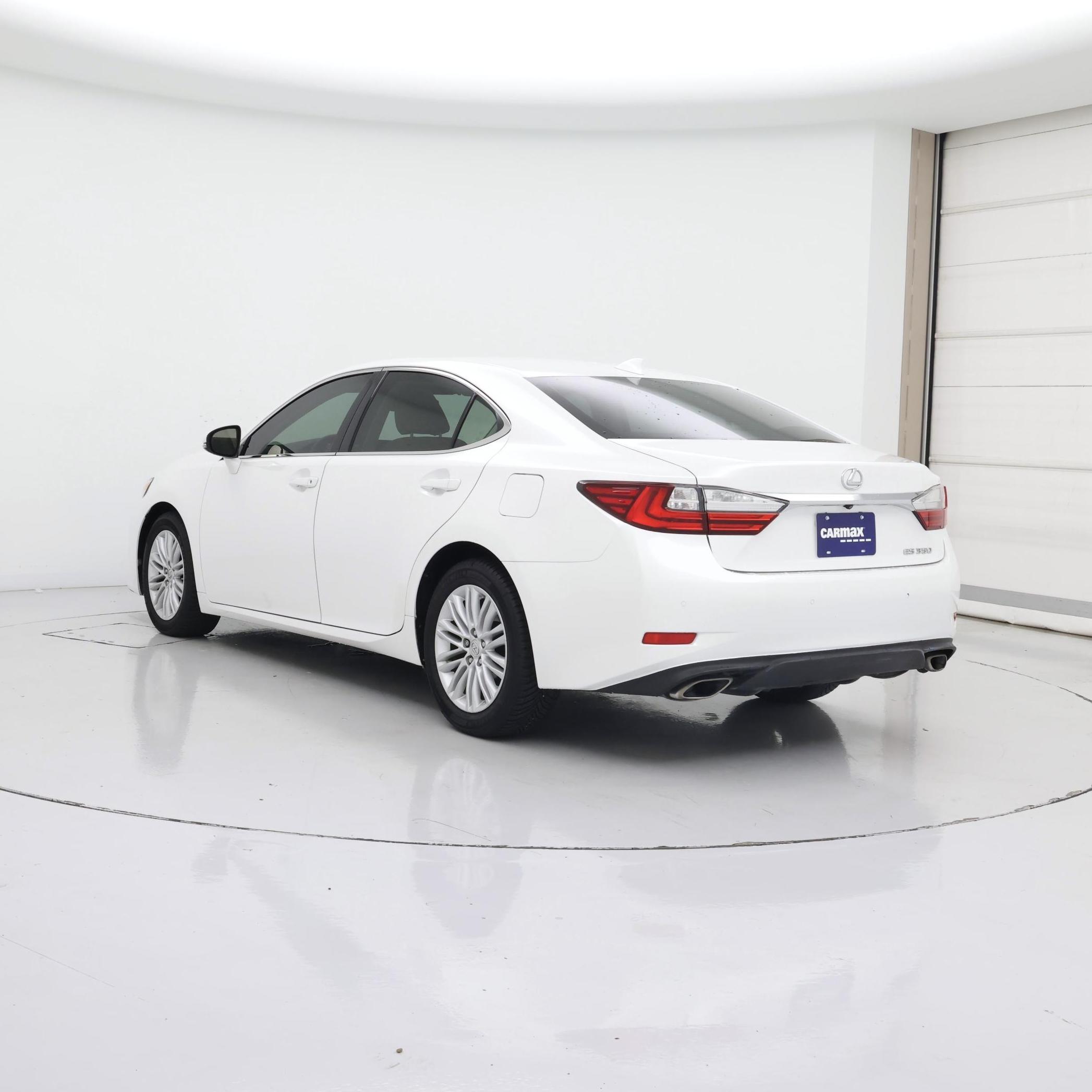 Thumbnail: 2017 Lexus ES - 2