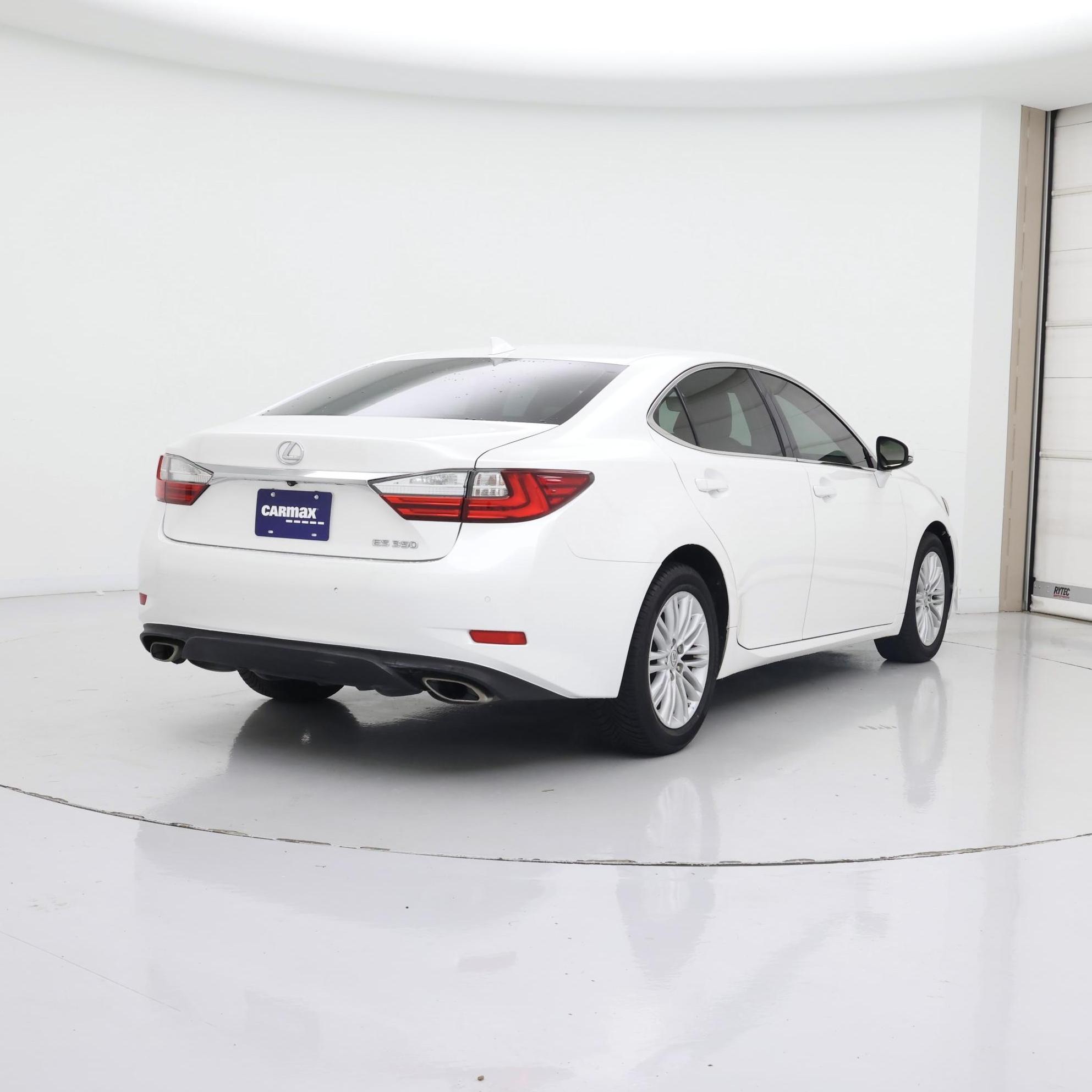 Thumbnail: 2017 Lexus ES - 8