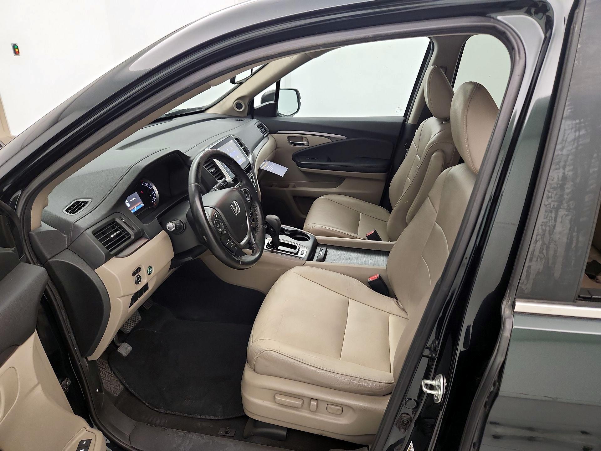 Thumbnail: 2016 Honda Pilot - 11