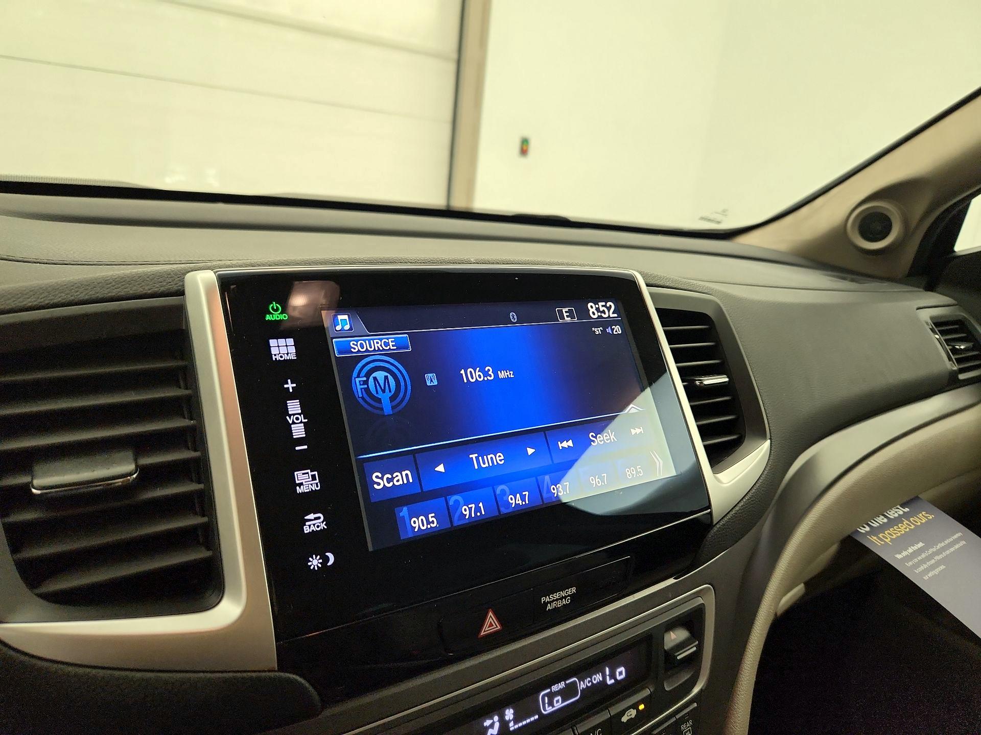 Thumbnail: 2016 Honda Pilot - 15