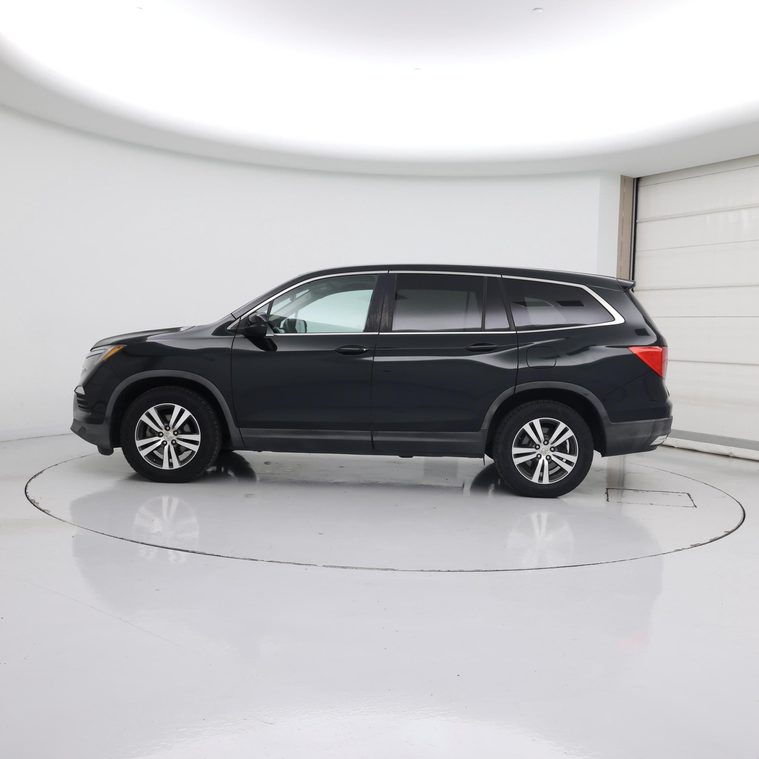 Thumbnail: 2016 Honda Pilot - 3