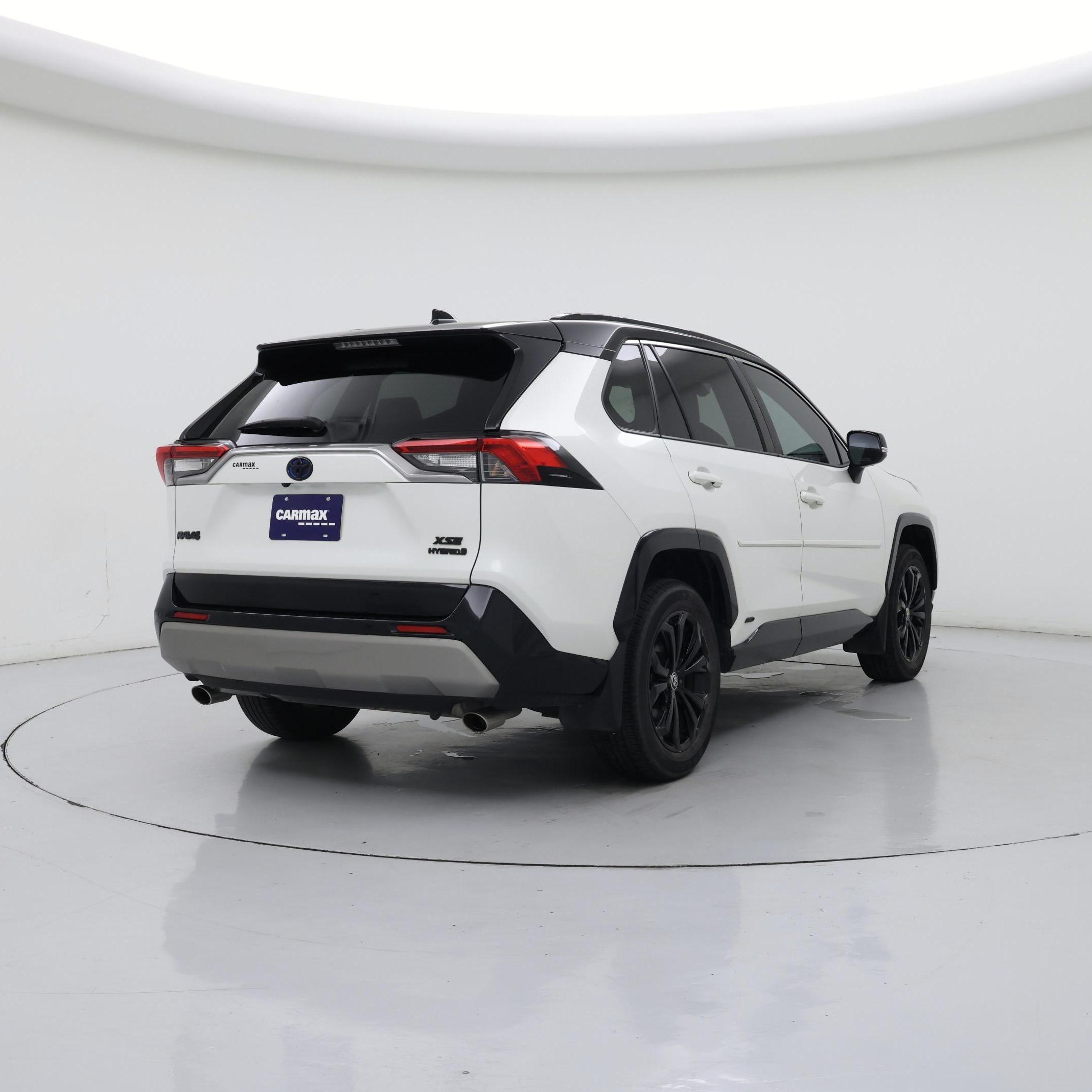 Thumbnail: 2022 Toyota RAV4 - 8