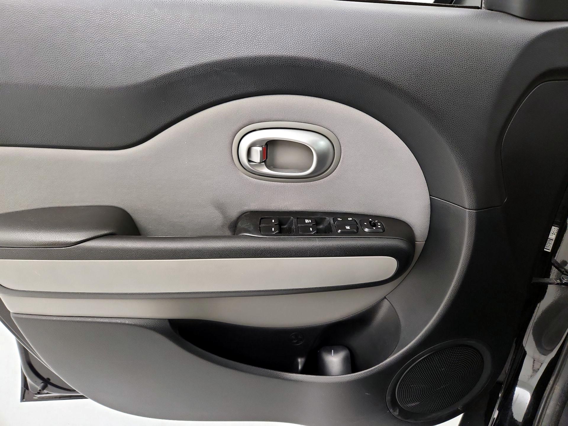 Thumbnail: 2016 Kia Soul - 12