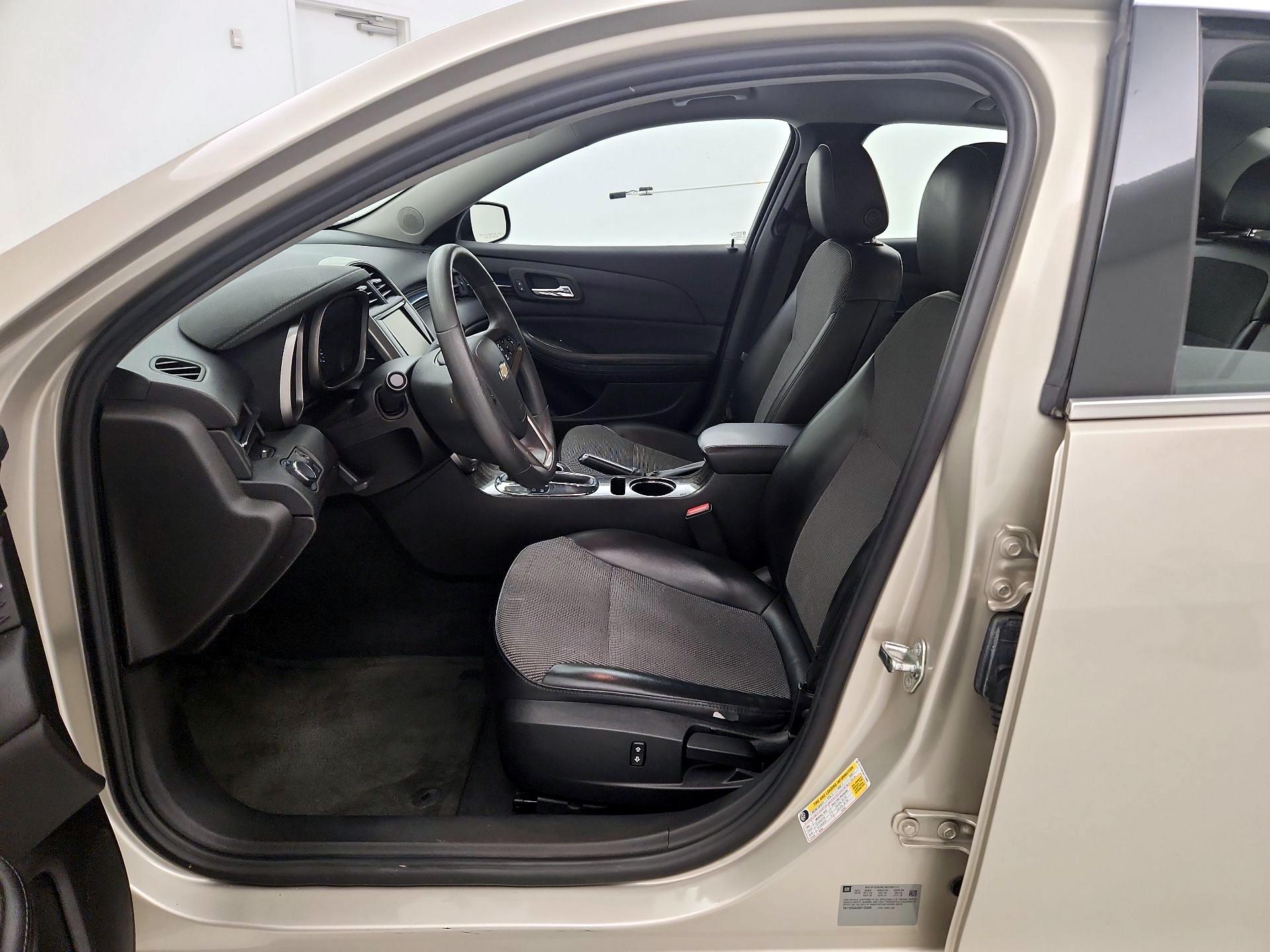 Thumbnail: 2016 Chevrolet Malibu - 11