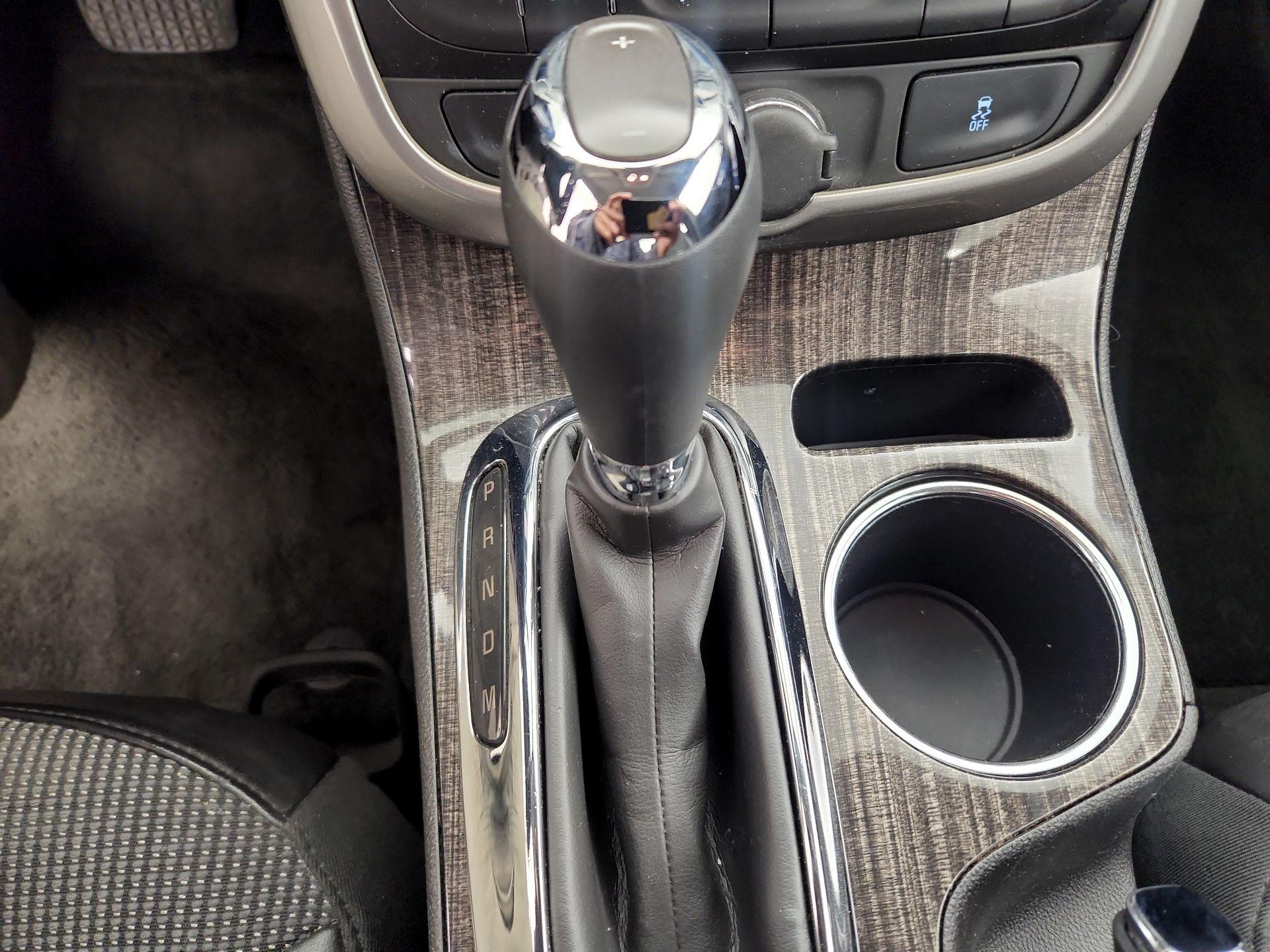 Thumbnail: 2016 Chevrolet Malibu - 16