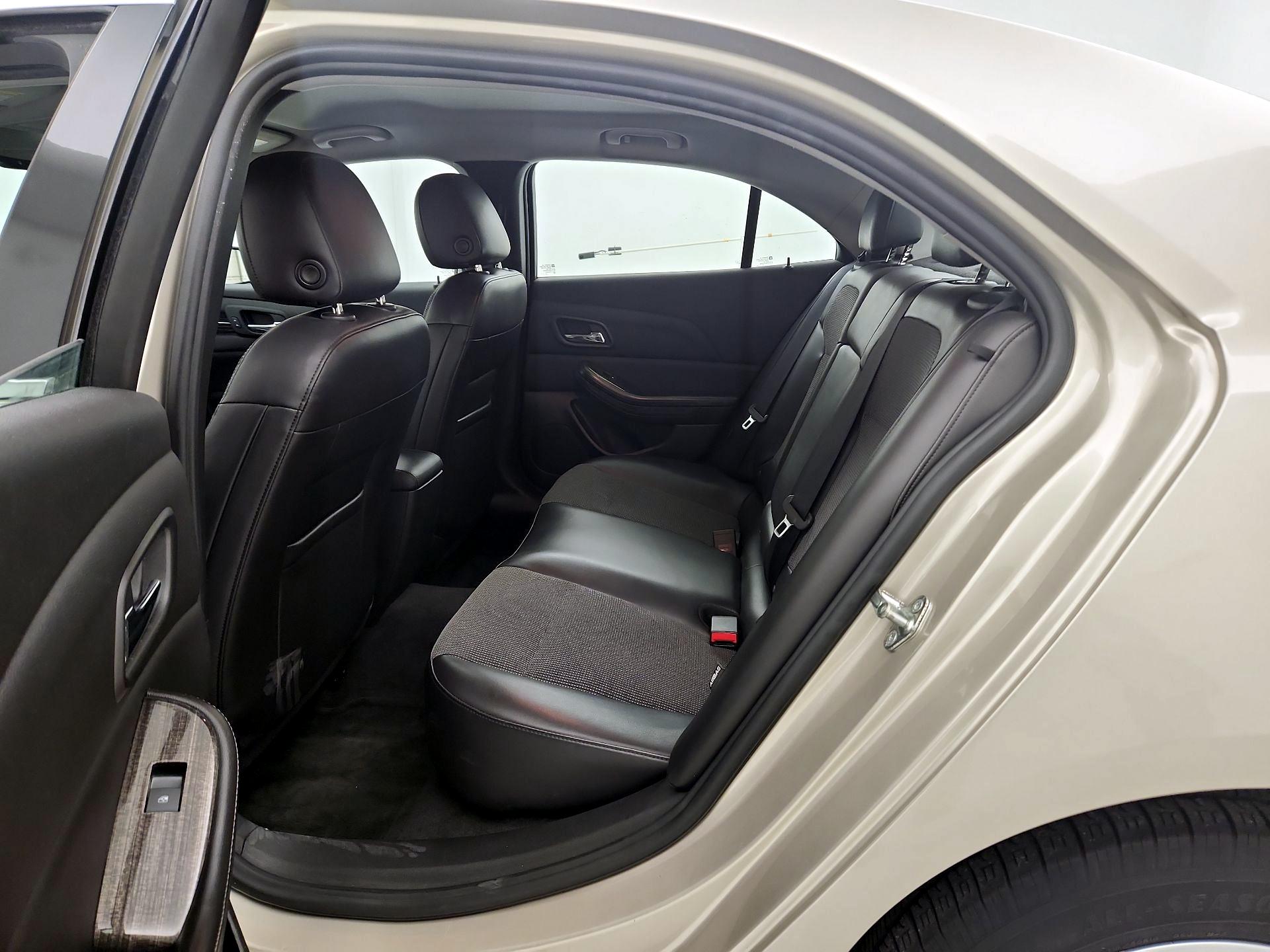 Thumbnail: 2016 Chevrolet Malibu - 18