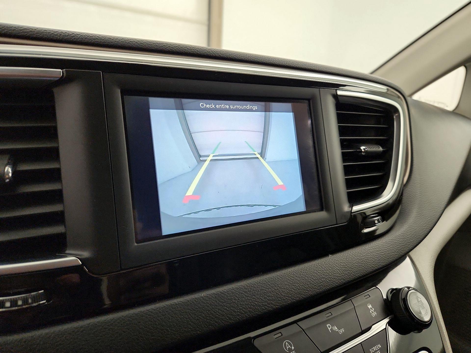 Thumbnail: 2019 Chrysler Pacifica - 14