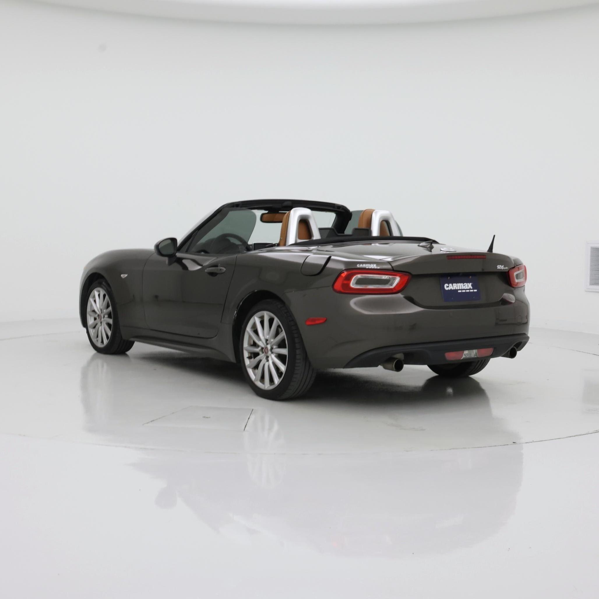 Thumbnail: 2018 Fiat 124 Spider - 2