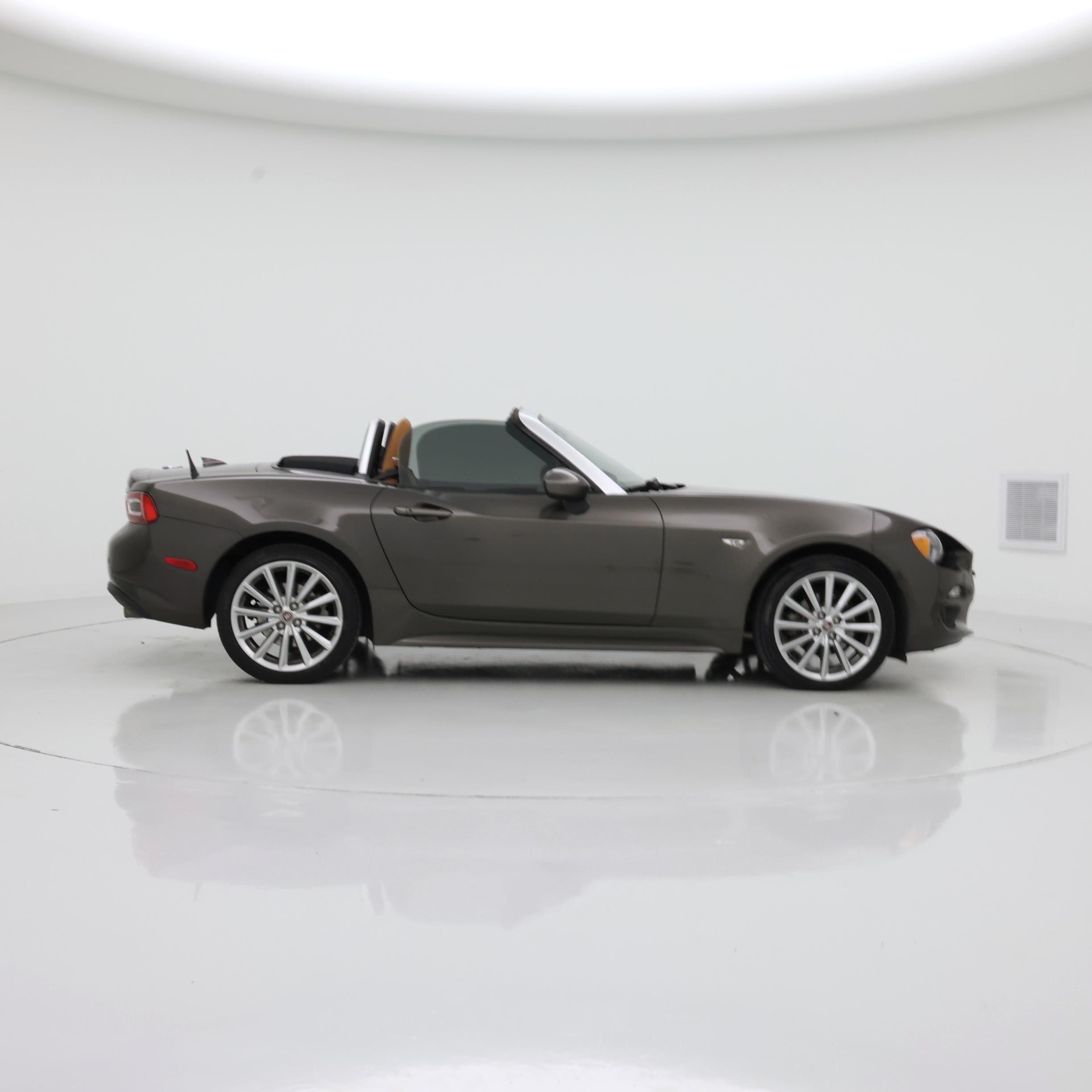 Thumbnail: 2018 Fiat 124 Spider - 7