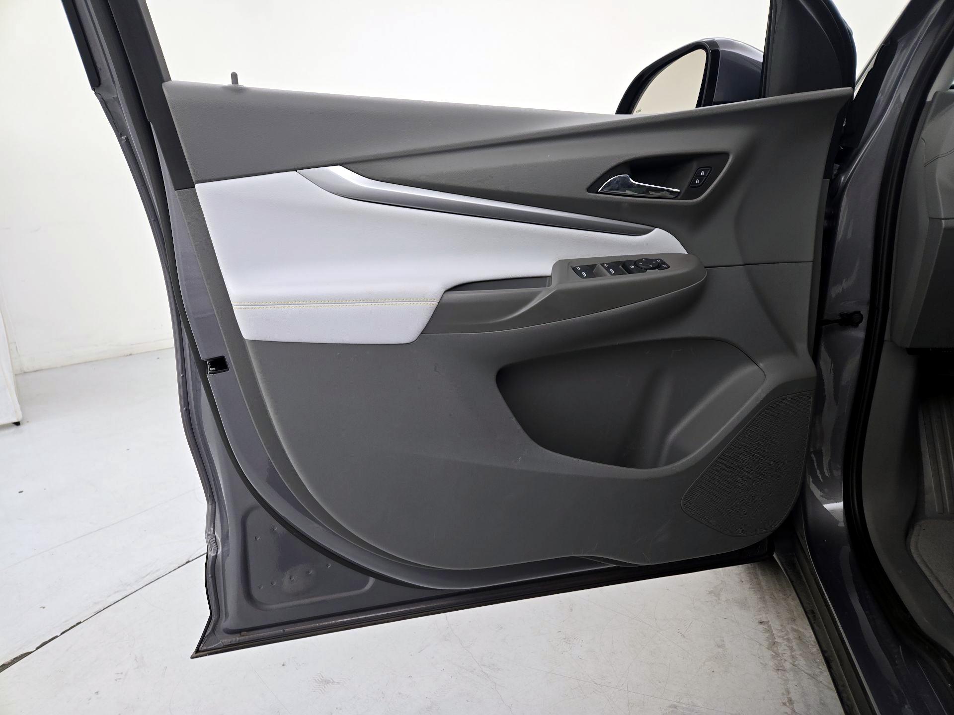 Thumbnail: 2023 Chevrolet Bolt EUV - 12