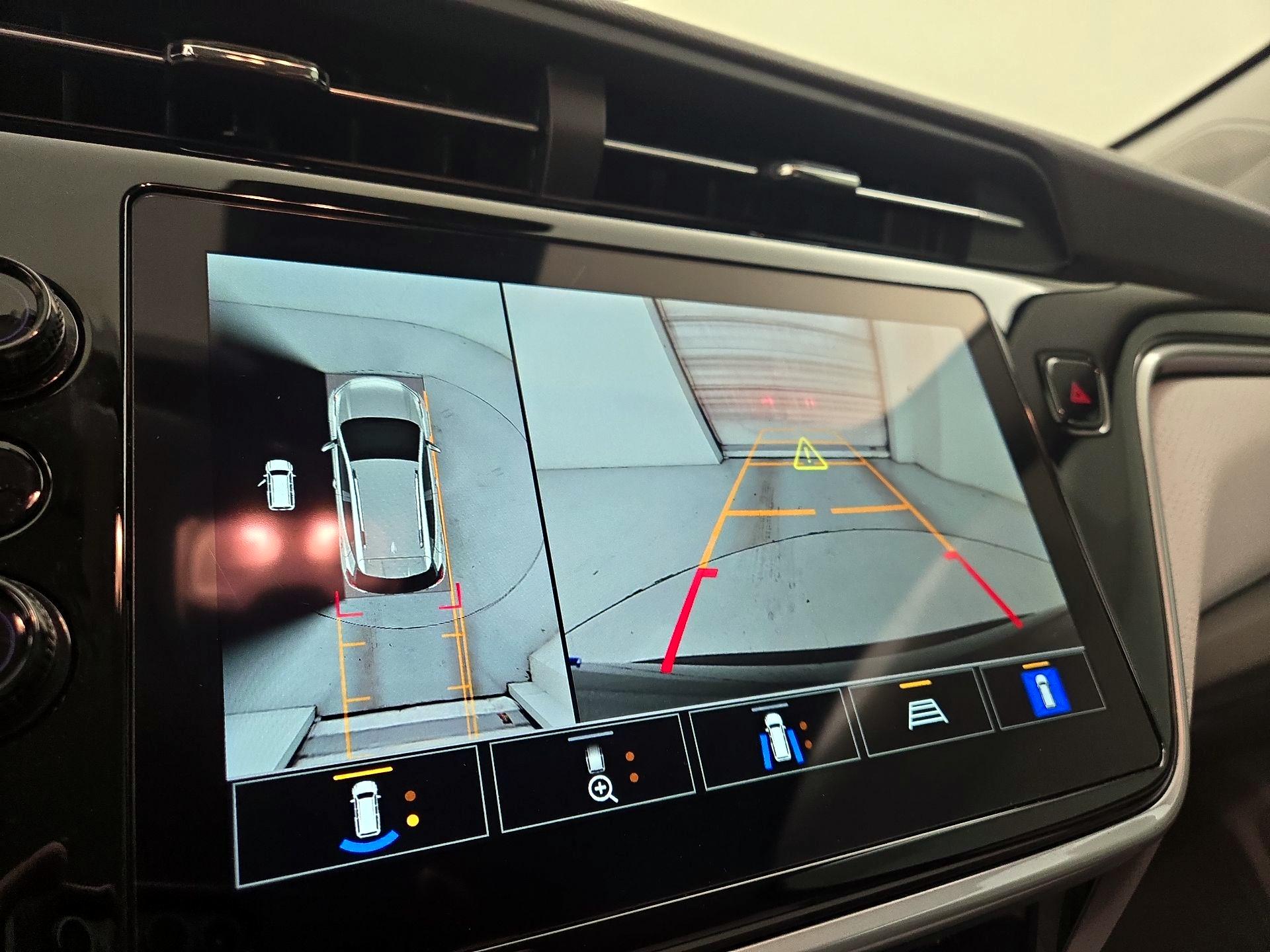 Thumbnail: 2023 Chevrolet Bolt EUV - 14