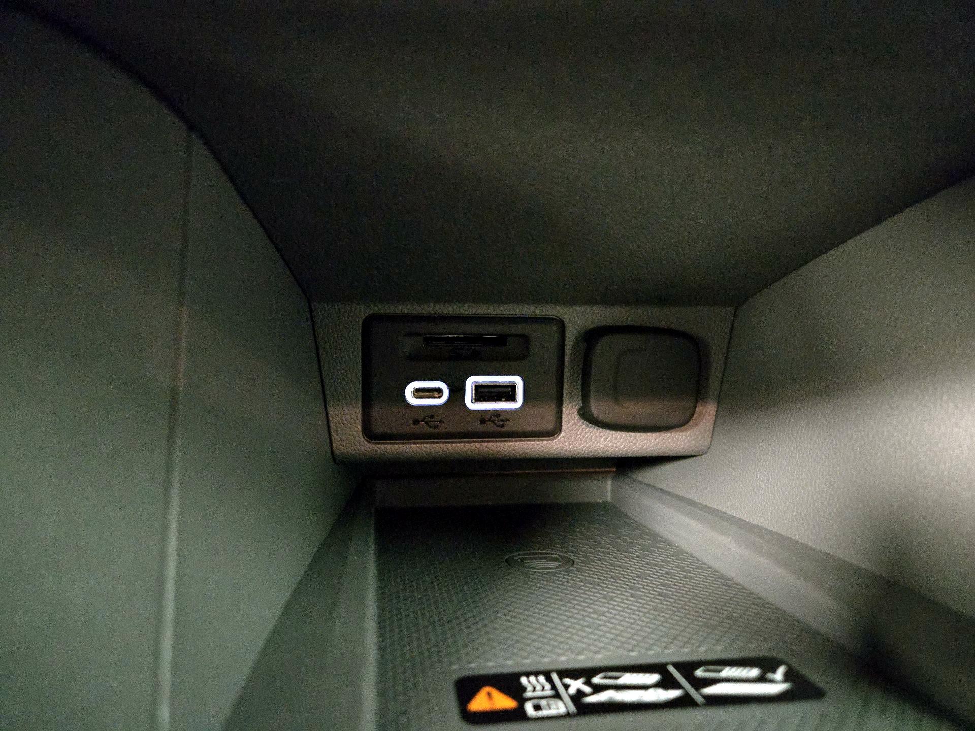 Thumbnail: 2023 Chevrolet Bolt EUV - 18