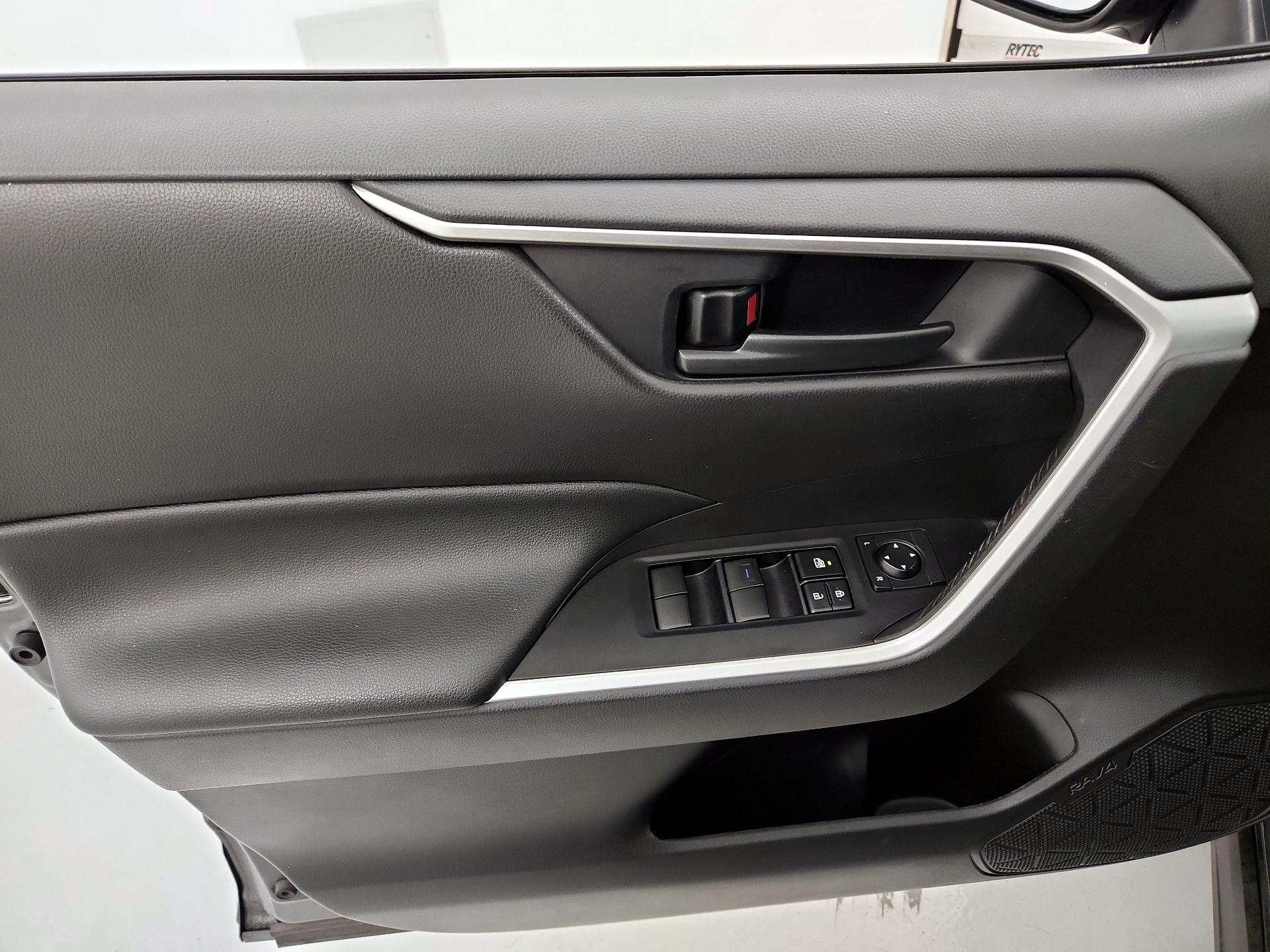Thumbnail: 2021 Toyota RAV4 - 12