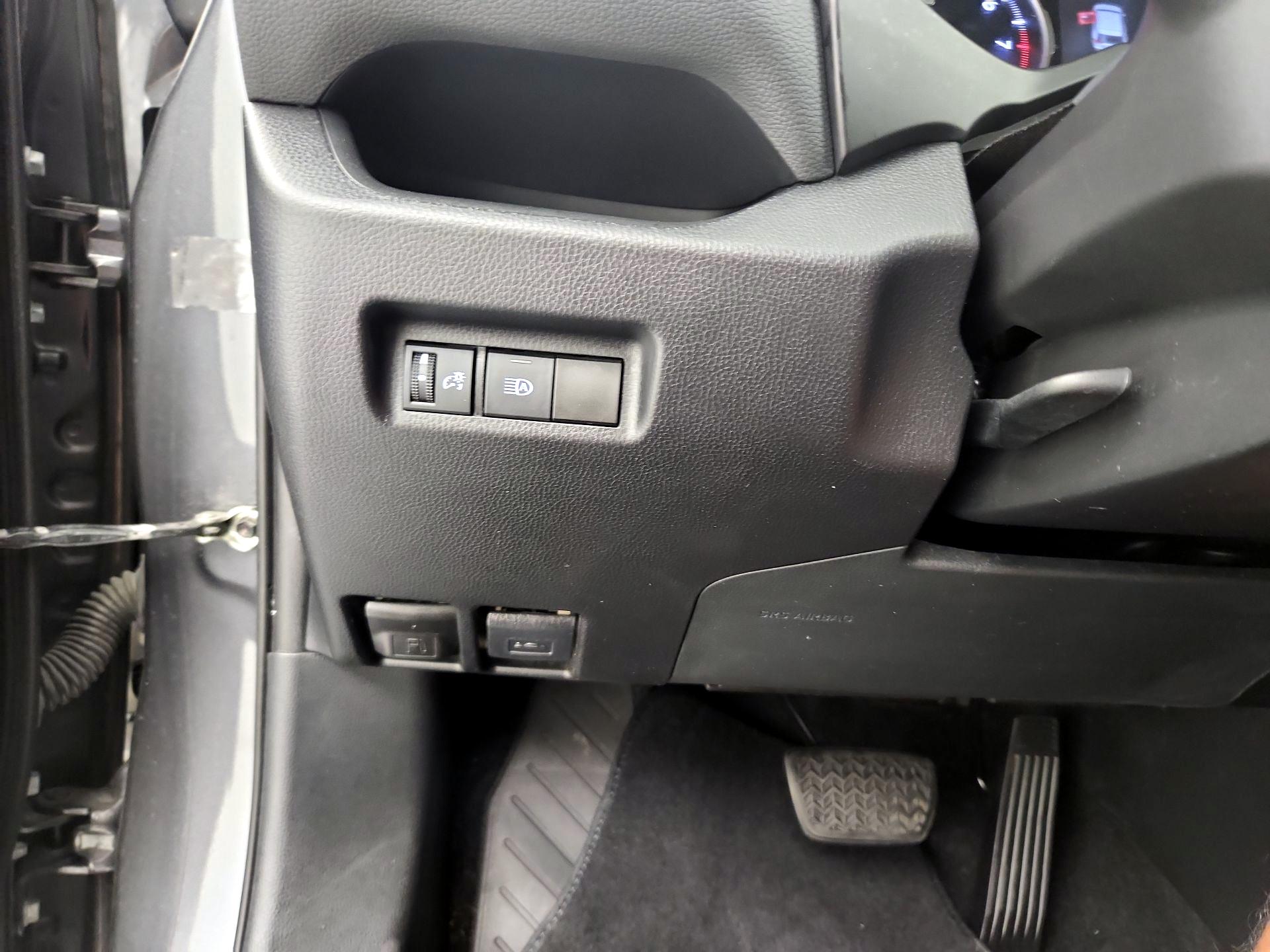 Thumbnail: 2021 Toyota RAV4 - 13