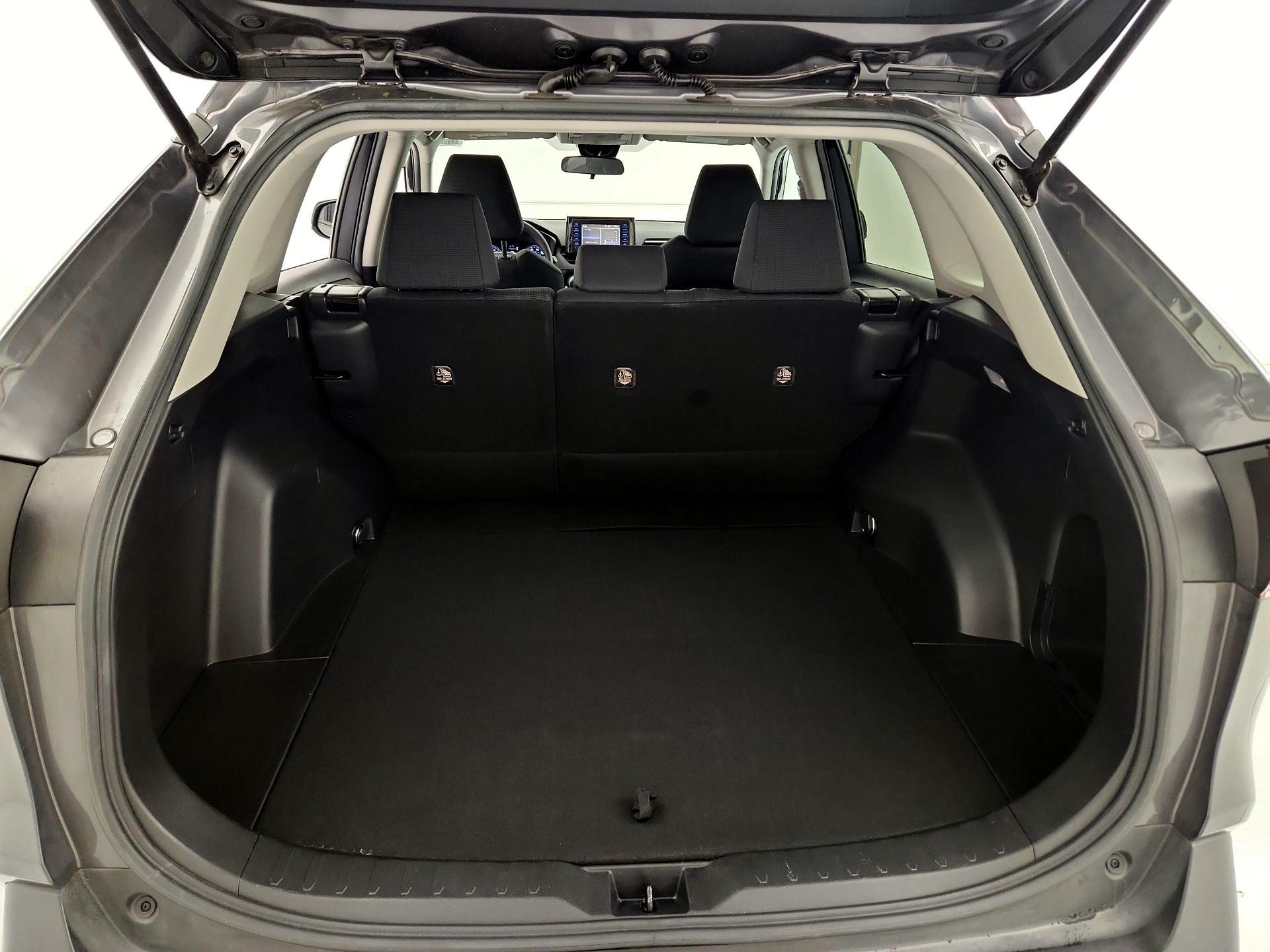 Thumbnail: 2021 Toyota RAV4 - 20