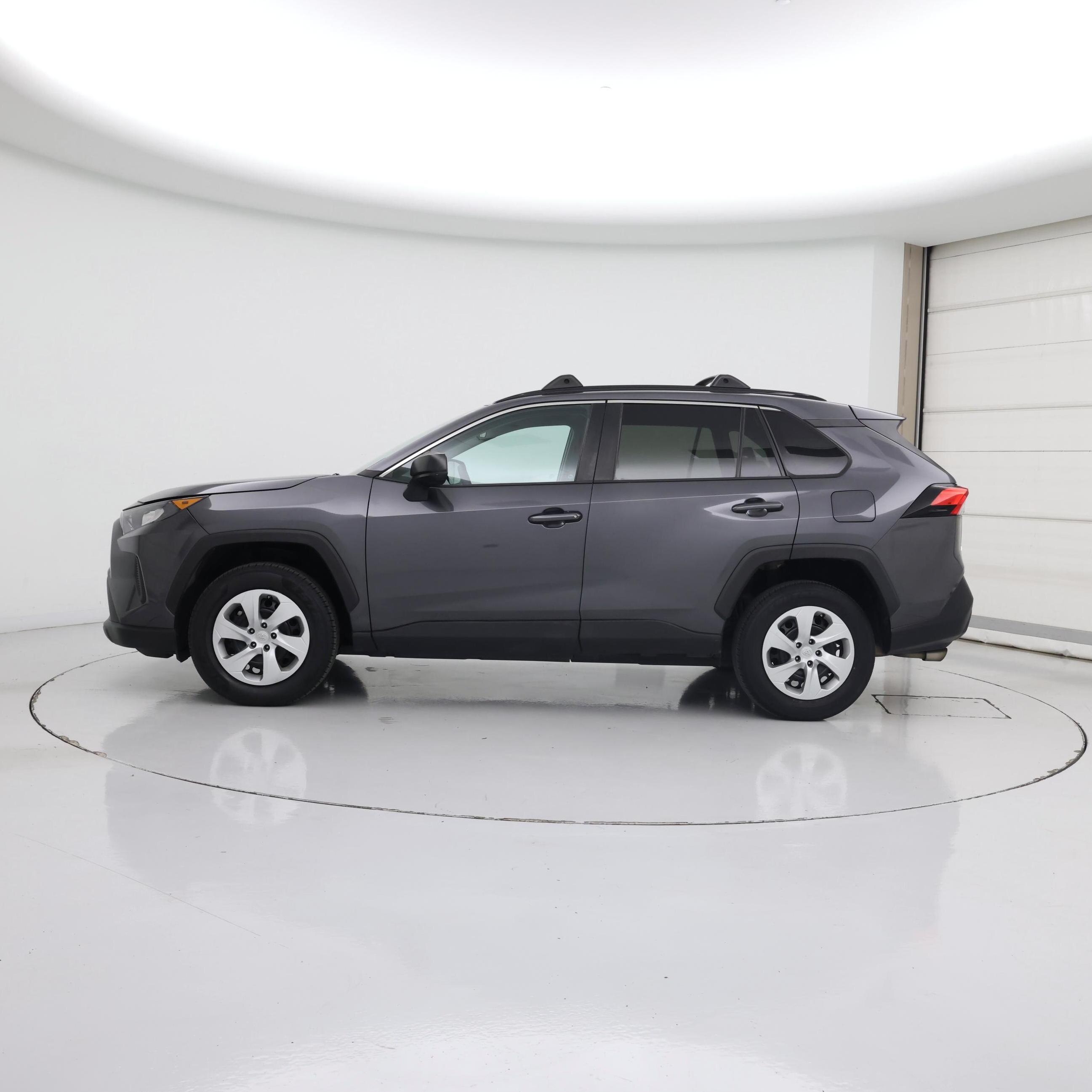 Thumbnail: 2021 Toyota RAV4 - 3
