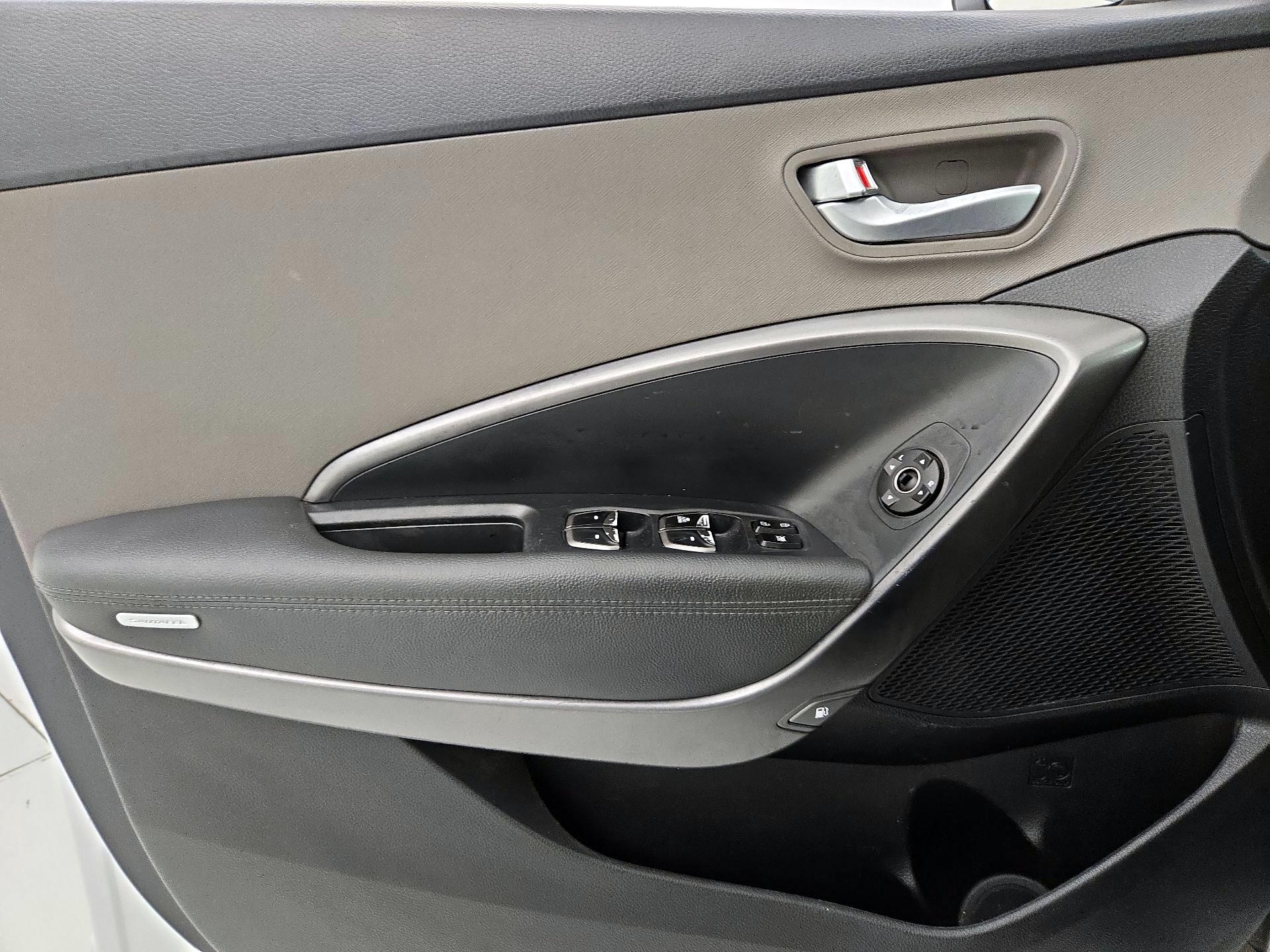 Thumbnail: 2018 Hyundai Santa Fe - 12