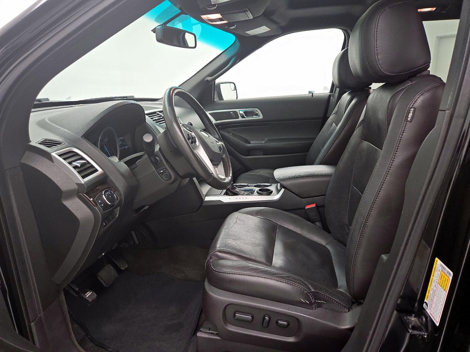 Thumbnail: 2015 Ford Explorer - 11