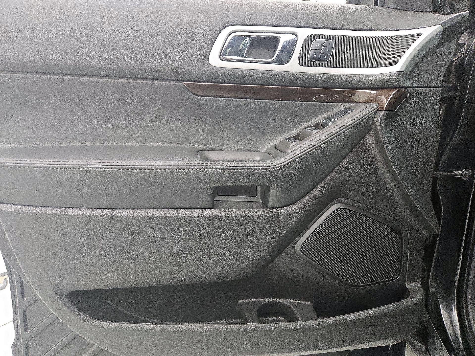 Thumbnail: 2015 Ford Explorer - 12