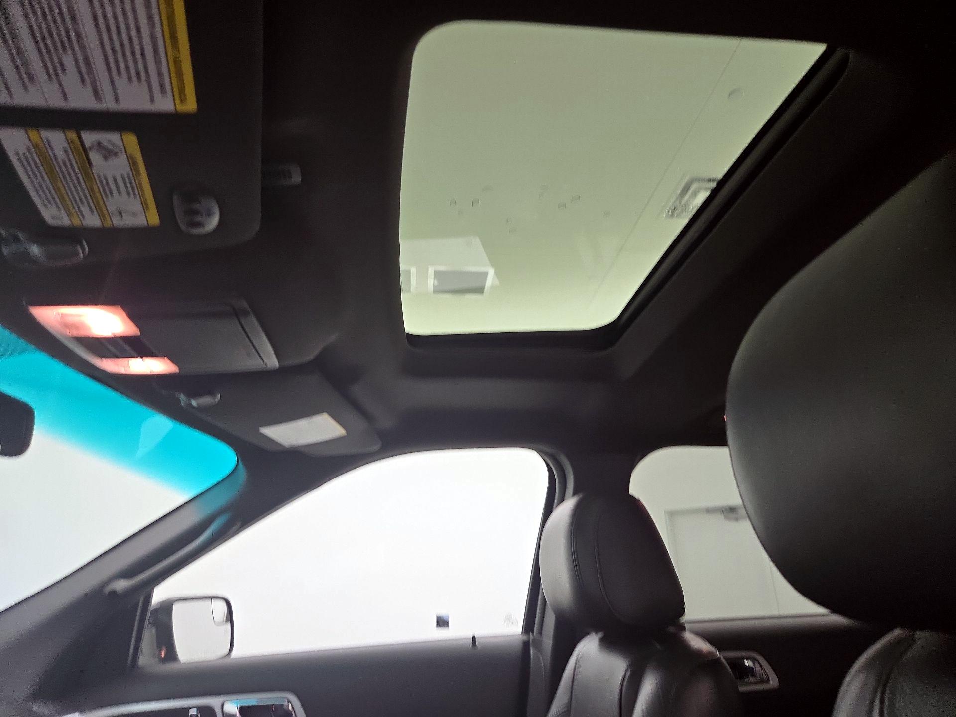 Thumbnail: 2015 Ford Explorer - 20