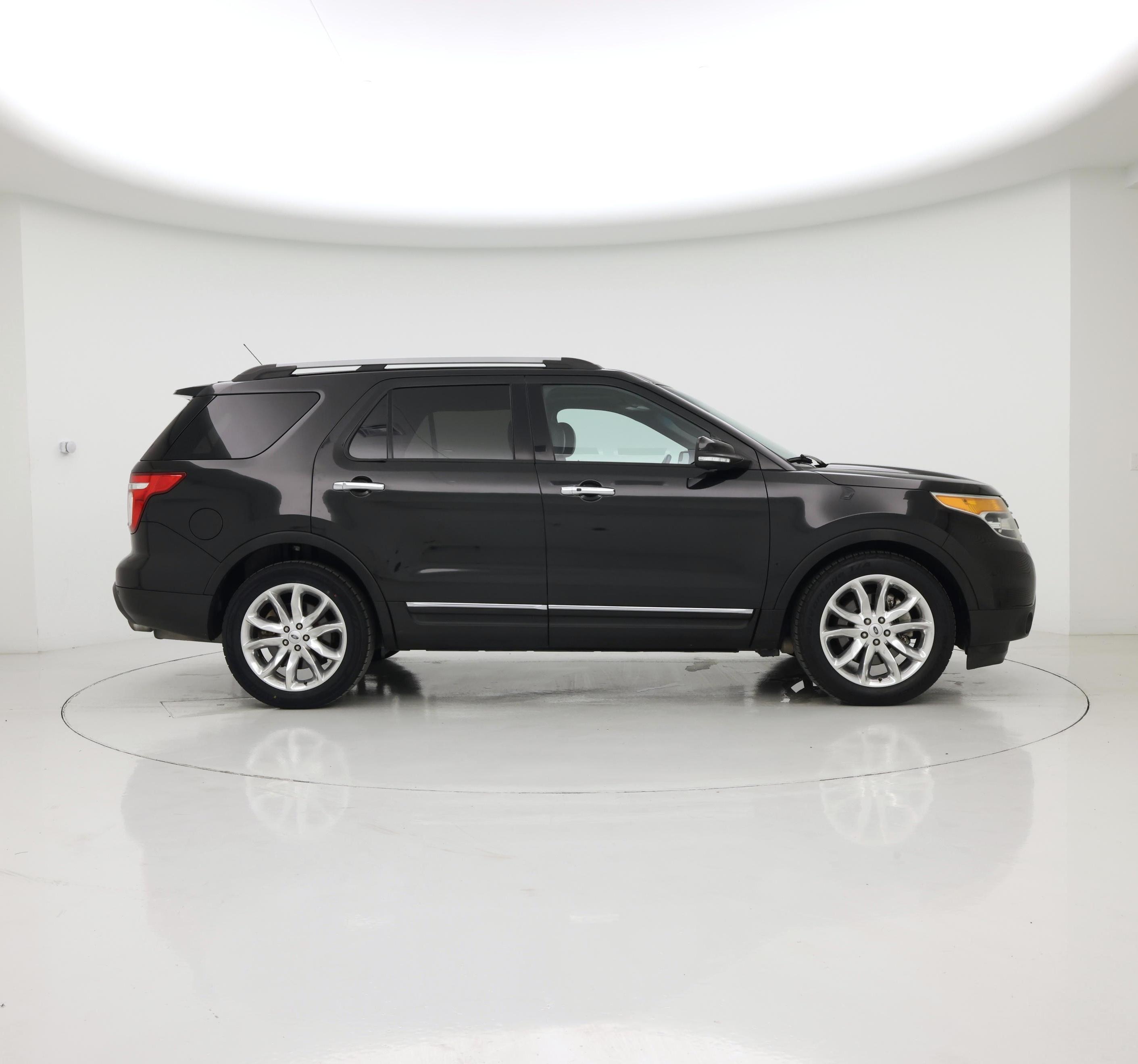 Thumbnail: 2015 Ford Explorer - 7
