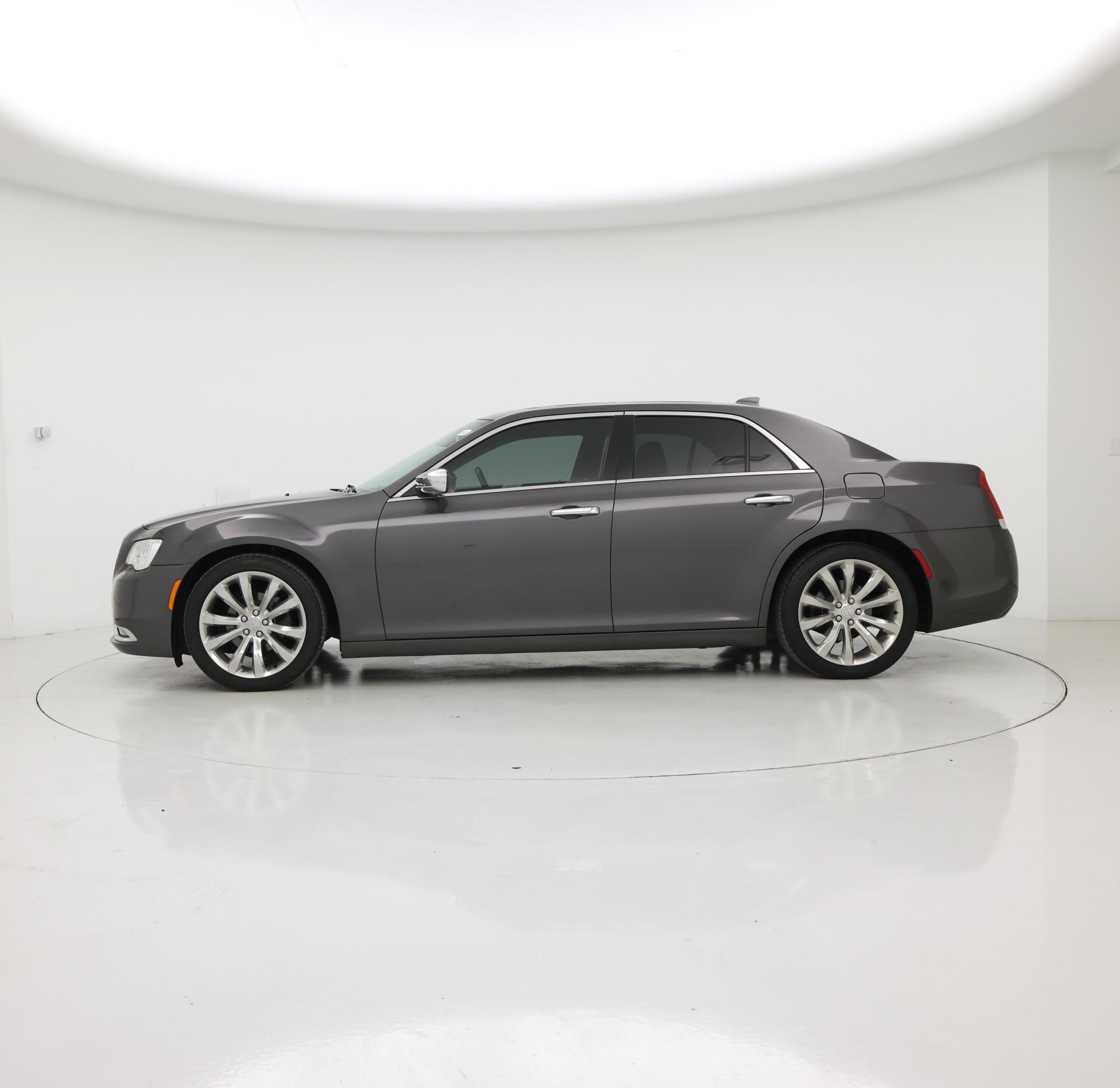 Thumbnail: 2019 Chrysler 300 - 3
