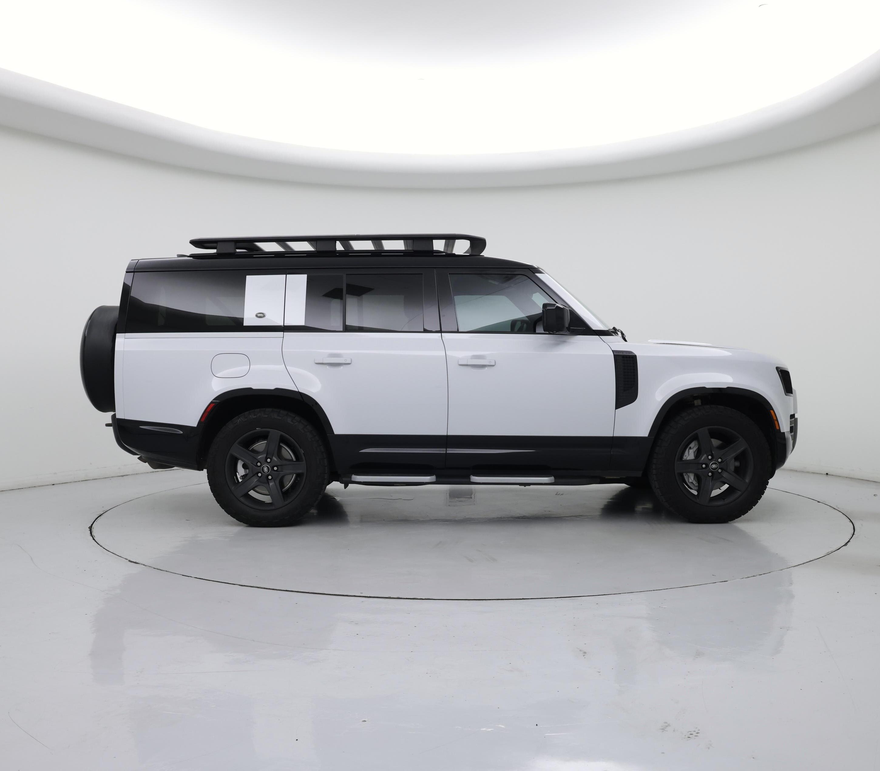 Thumbnail: 2023 Land Rover Defender - 7
