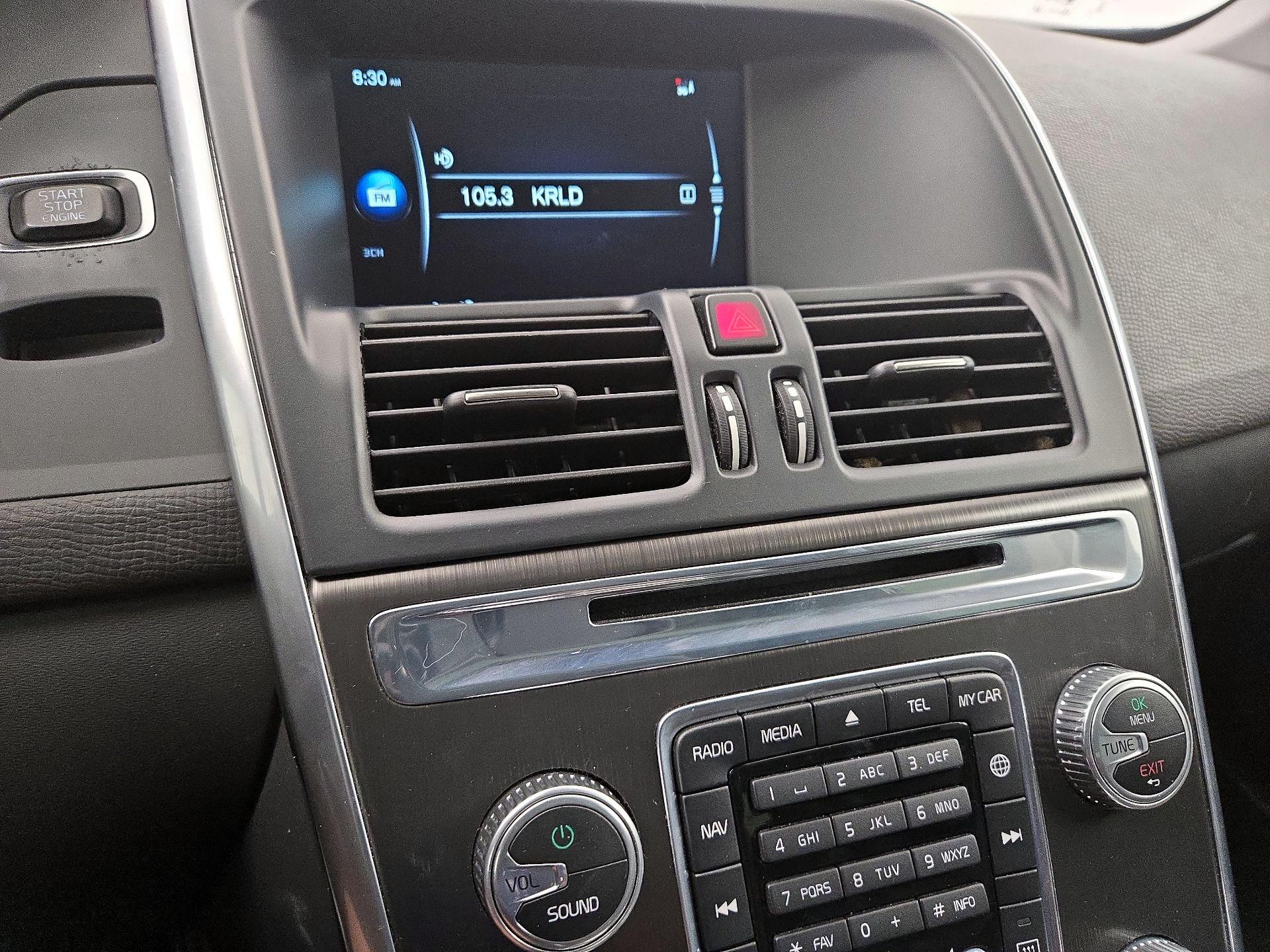 Thumbnail: 2015 Volvo XC60 - 15