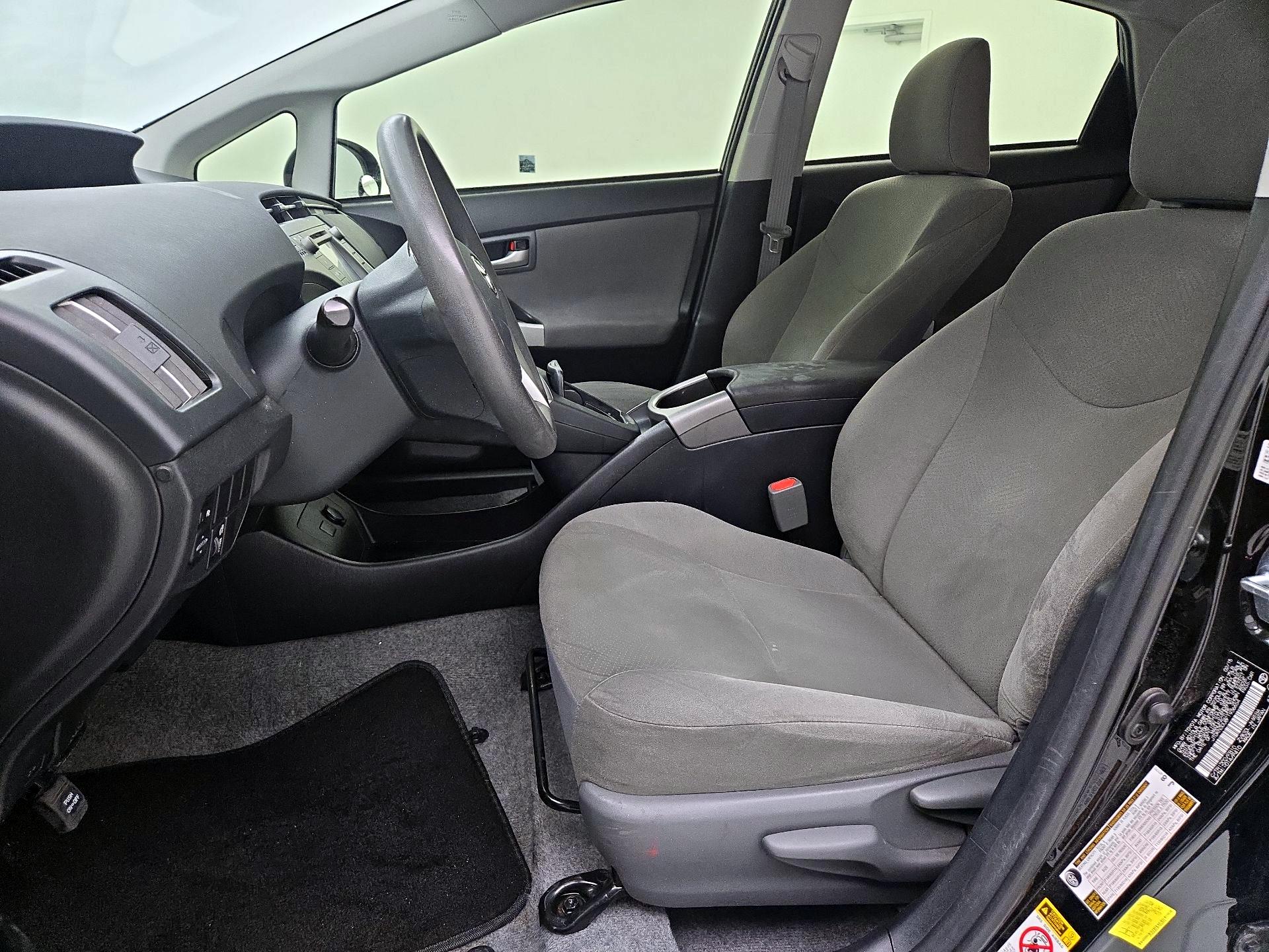 Thumbnail: 2015 Toyota Prius - 11