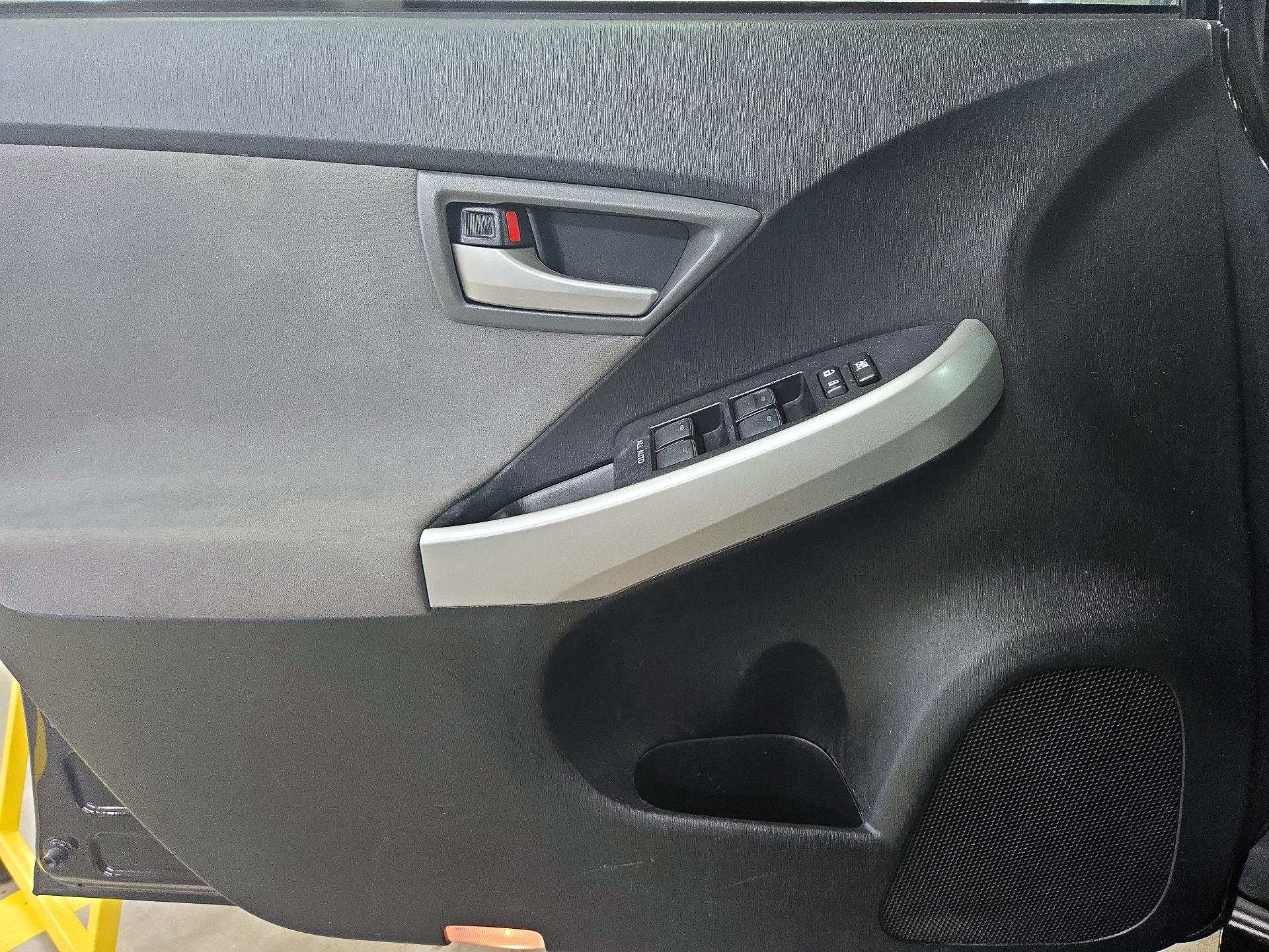 Thumbnail: 2015 Toyota Prius - 12