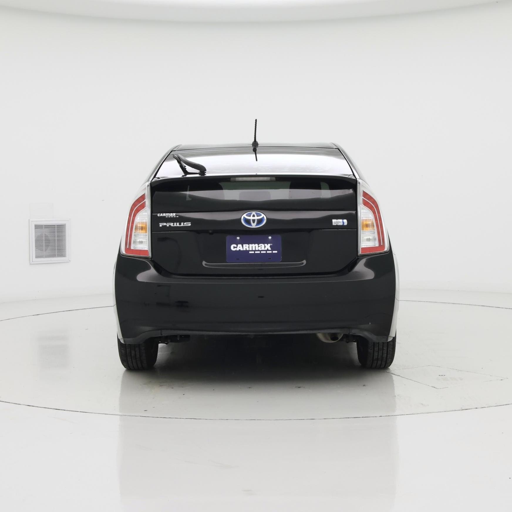 Thumbnail: 2015 Toyota Prius - 6