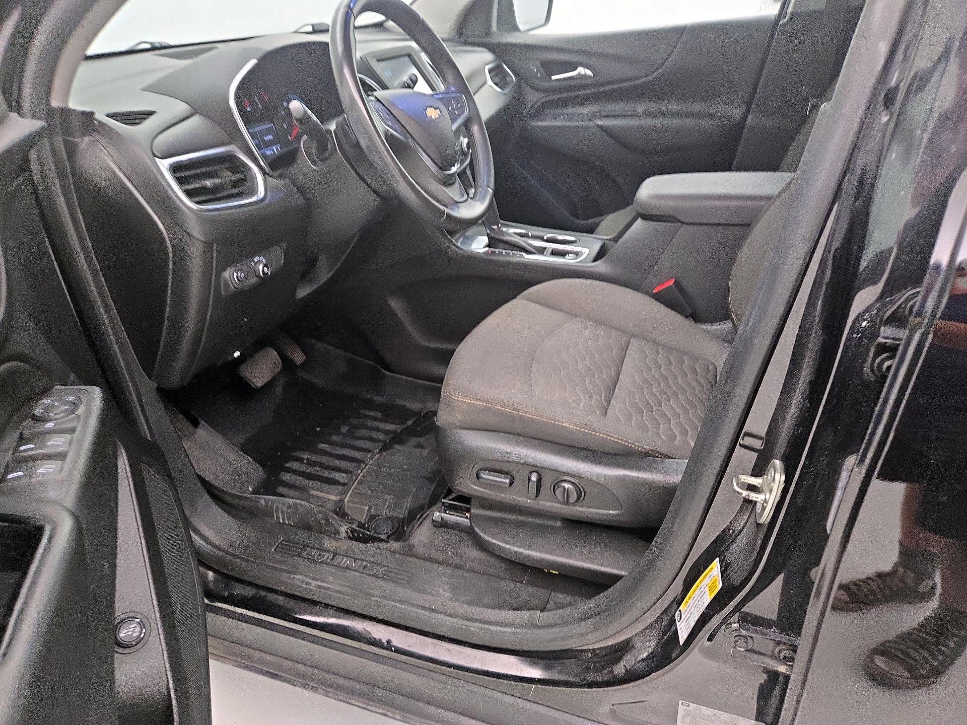 Thumbnail: 2018 Chevrolet Equinox - 11
