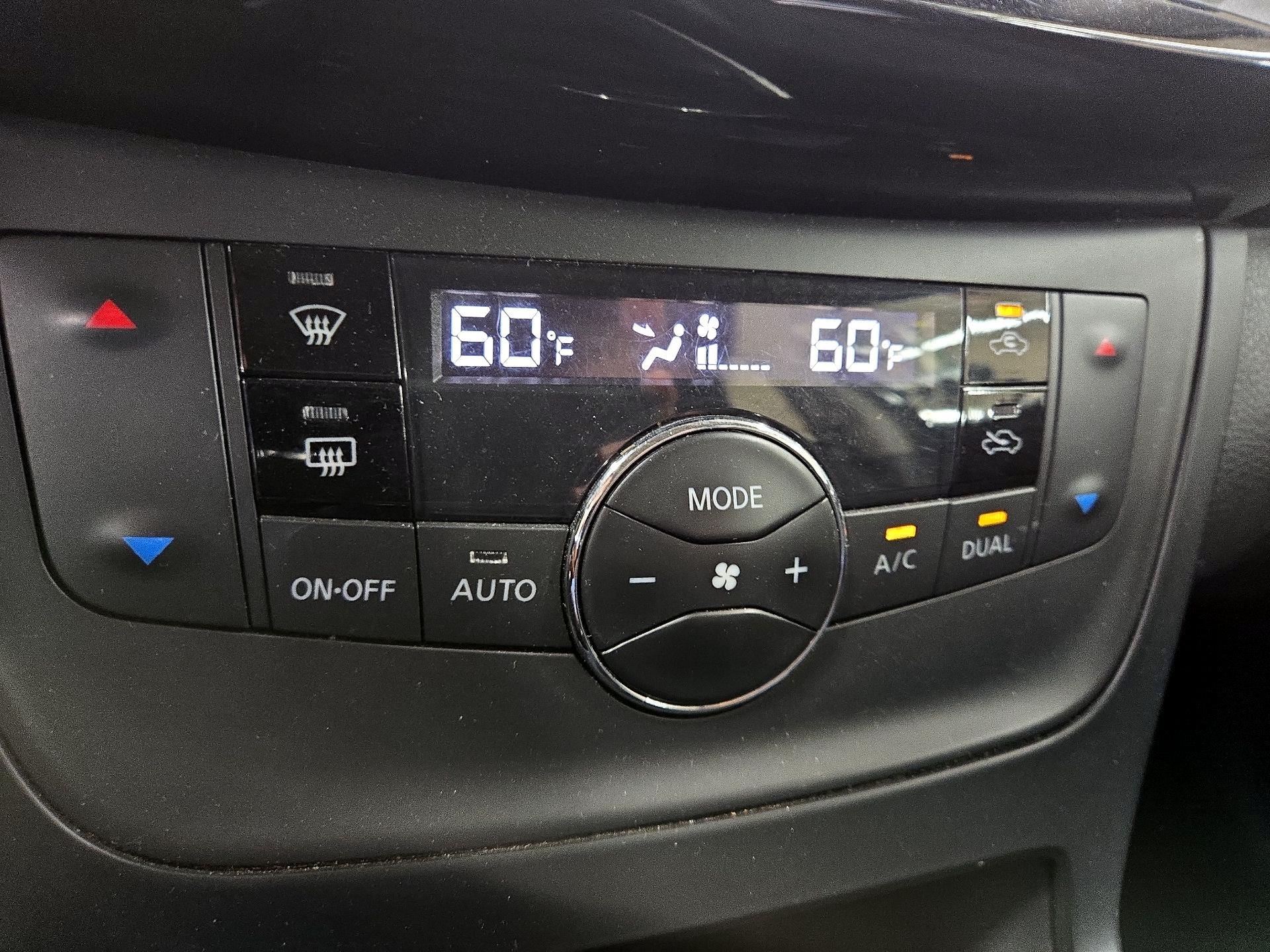 Thumbnail: 2018 Nissan Sentra - 16