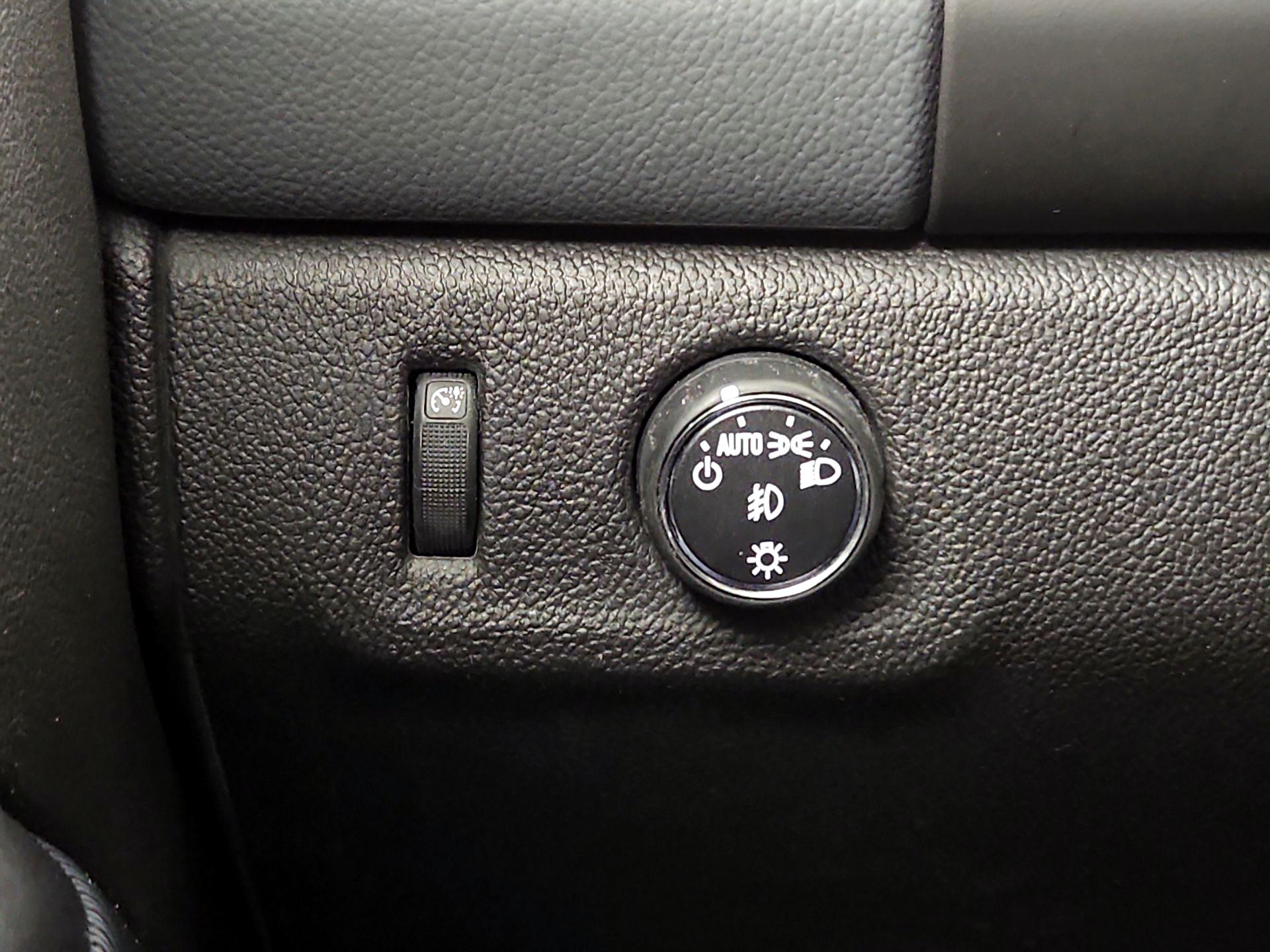 Thumbnail: 2015 Chevrolet Colorado - 13