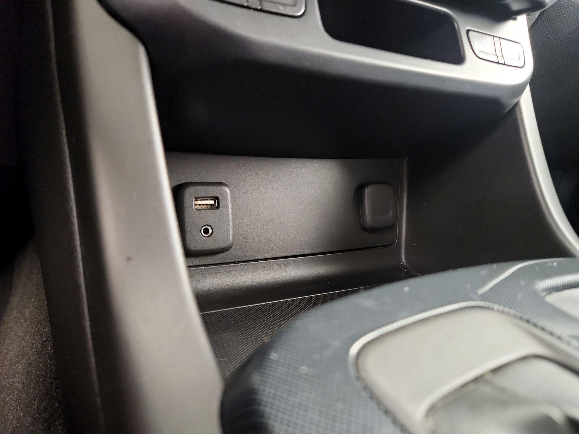 Thumbnail: 2015 Chevrolet Colorado - 18