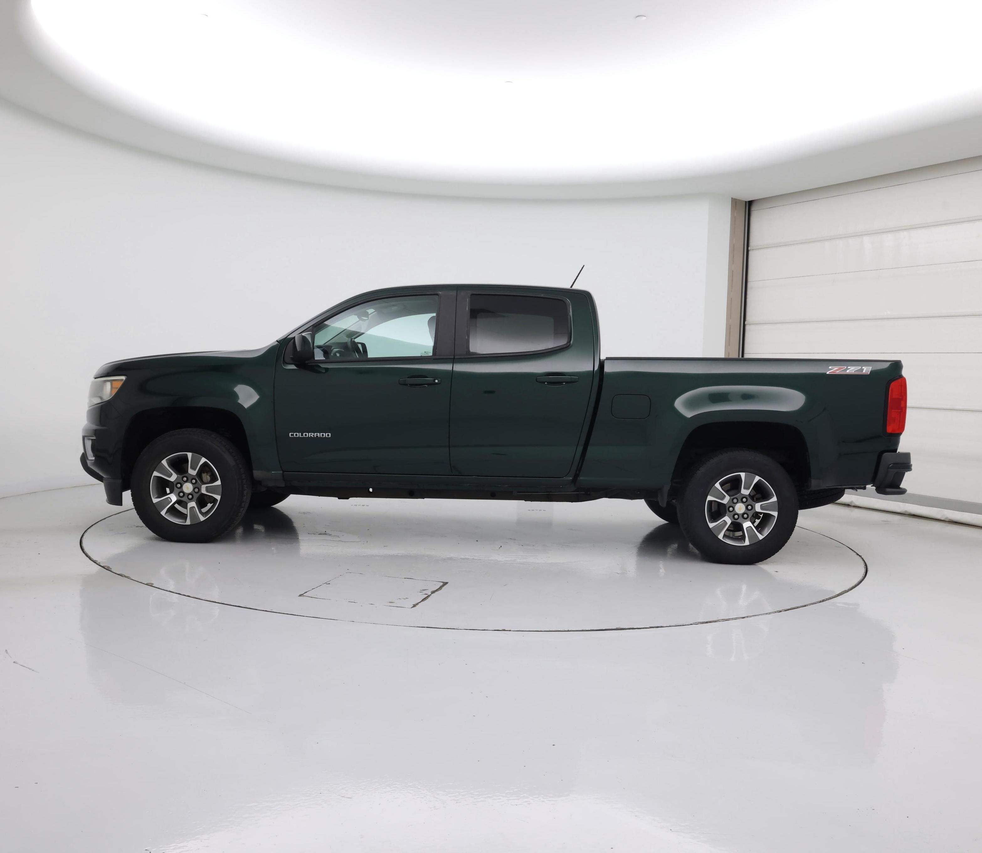 Thumbnail: 2015 Chevrolet Colorado - 3