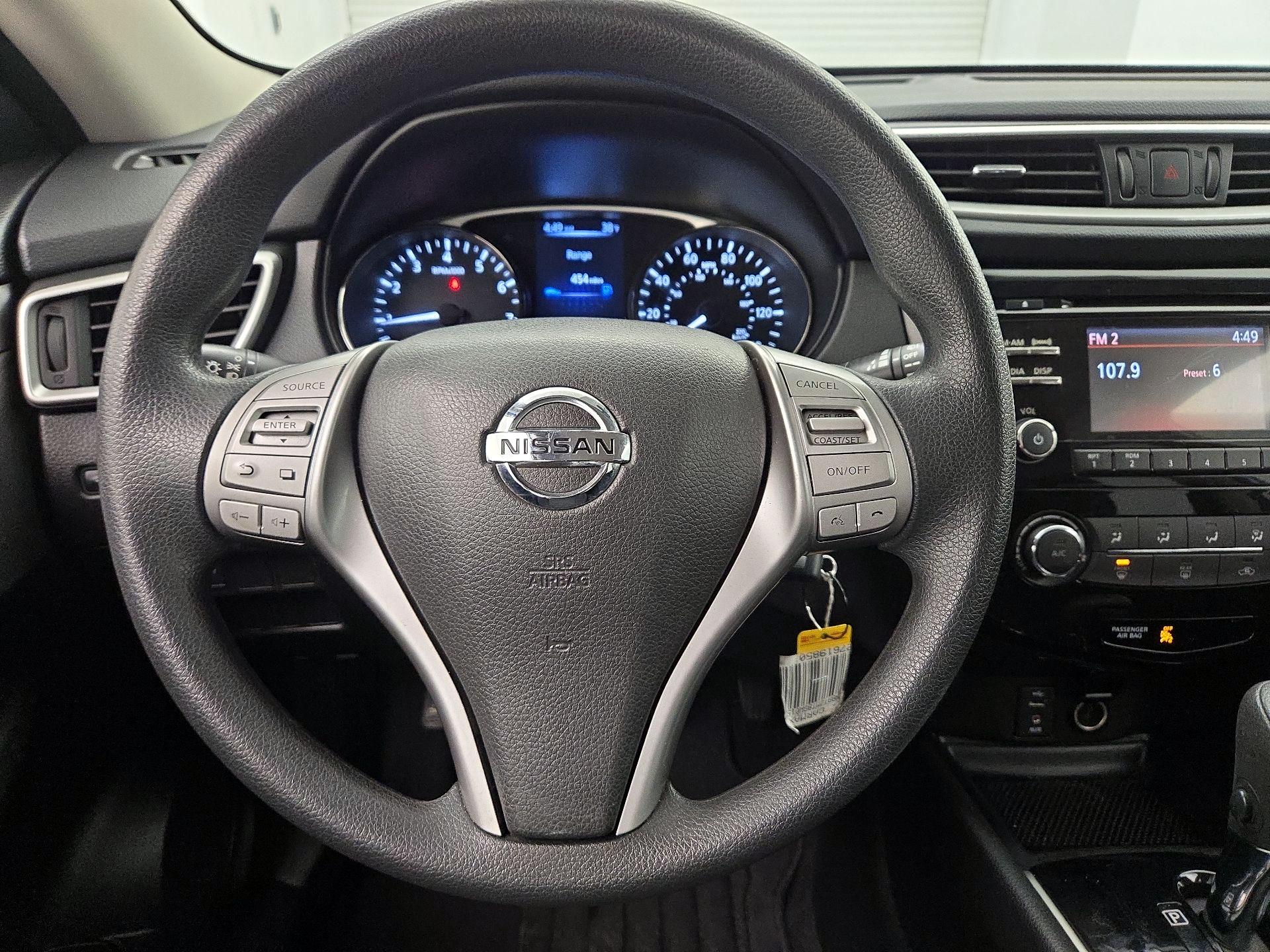 Thumbnail: 2016 Nissan Rogue - 10