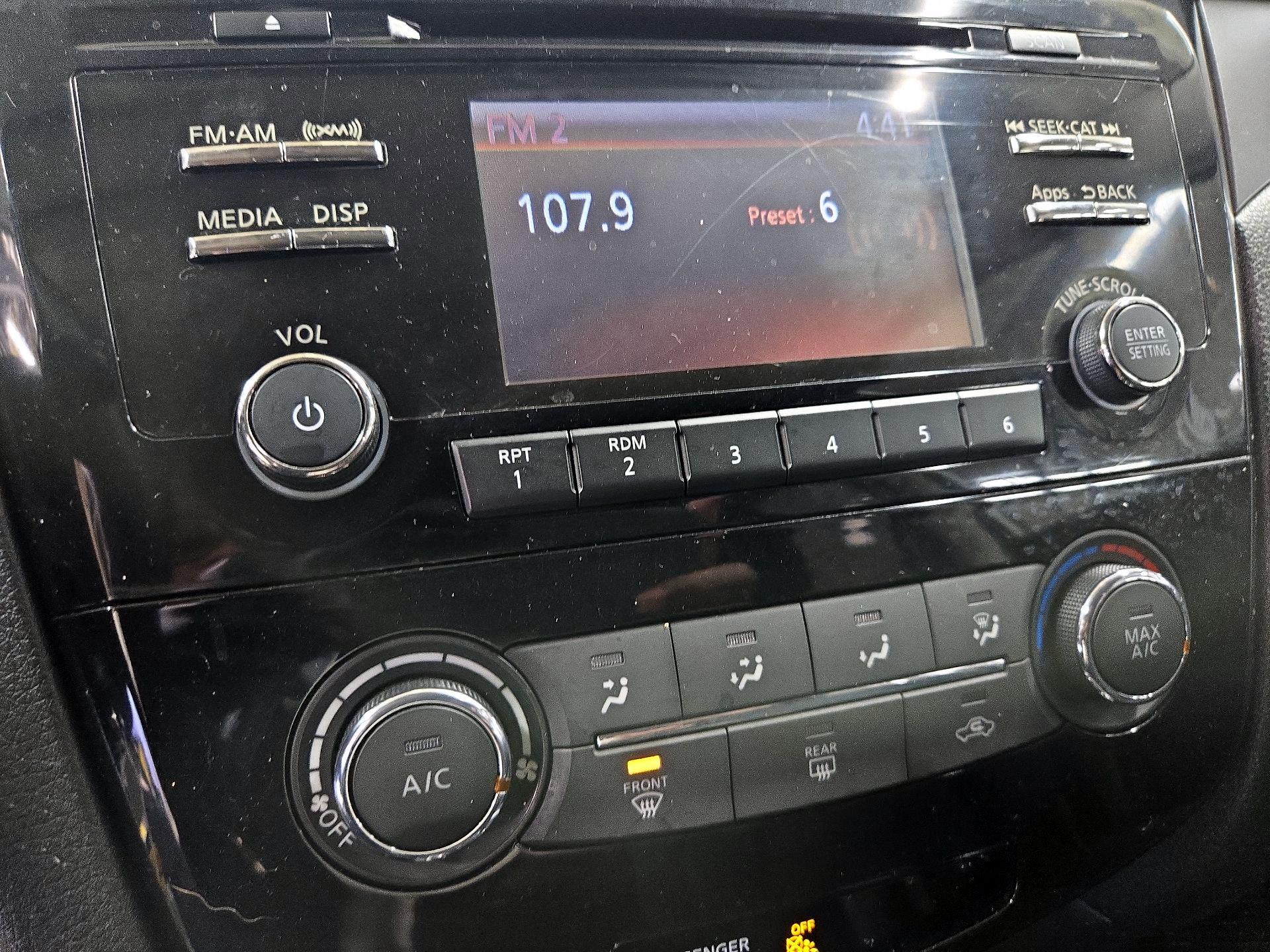 Thumbnail: 2016 Nissan Rogue - 15