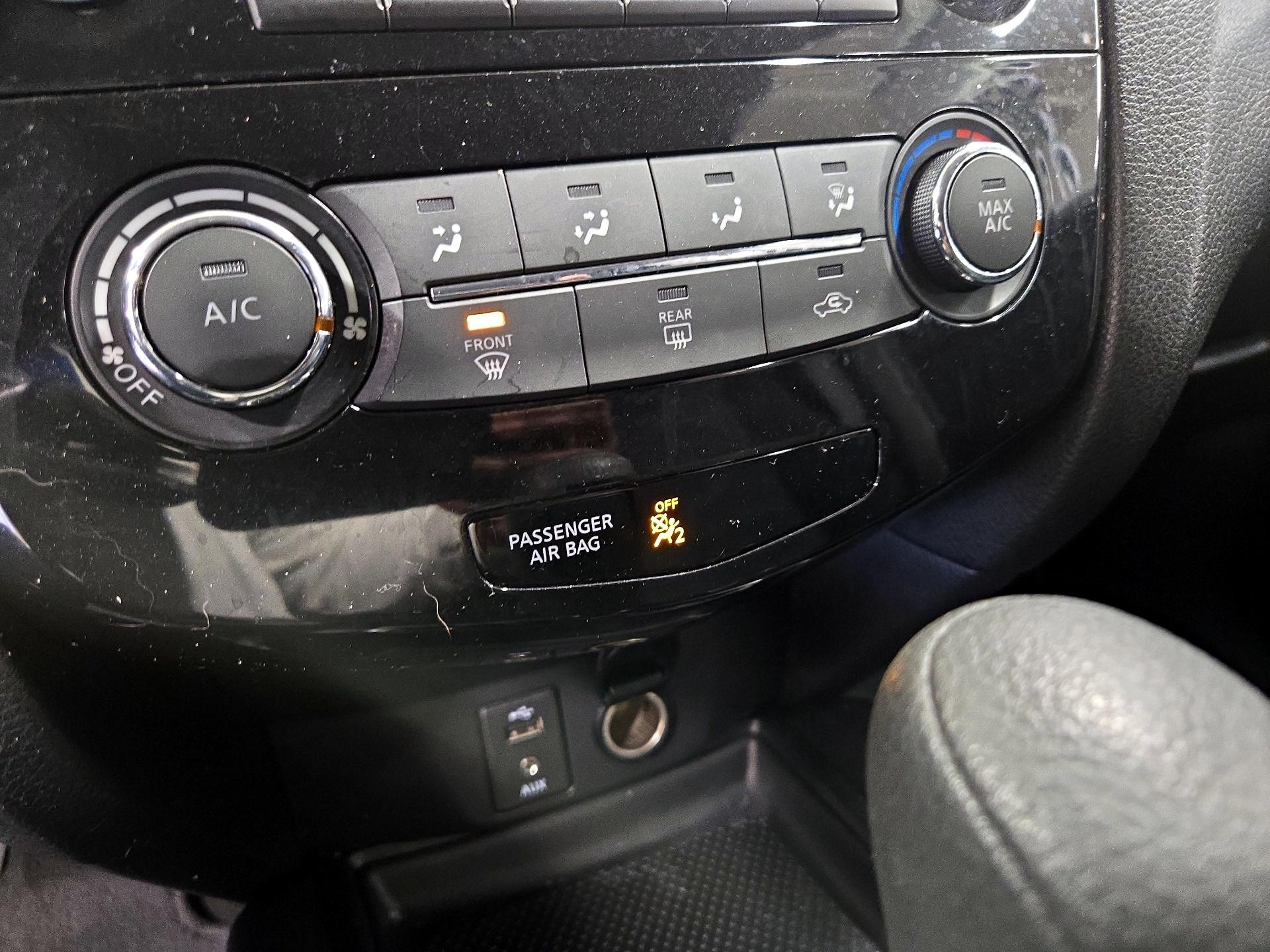 Thumbnail: 2016 Nissan Rogue - 16