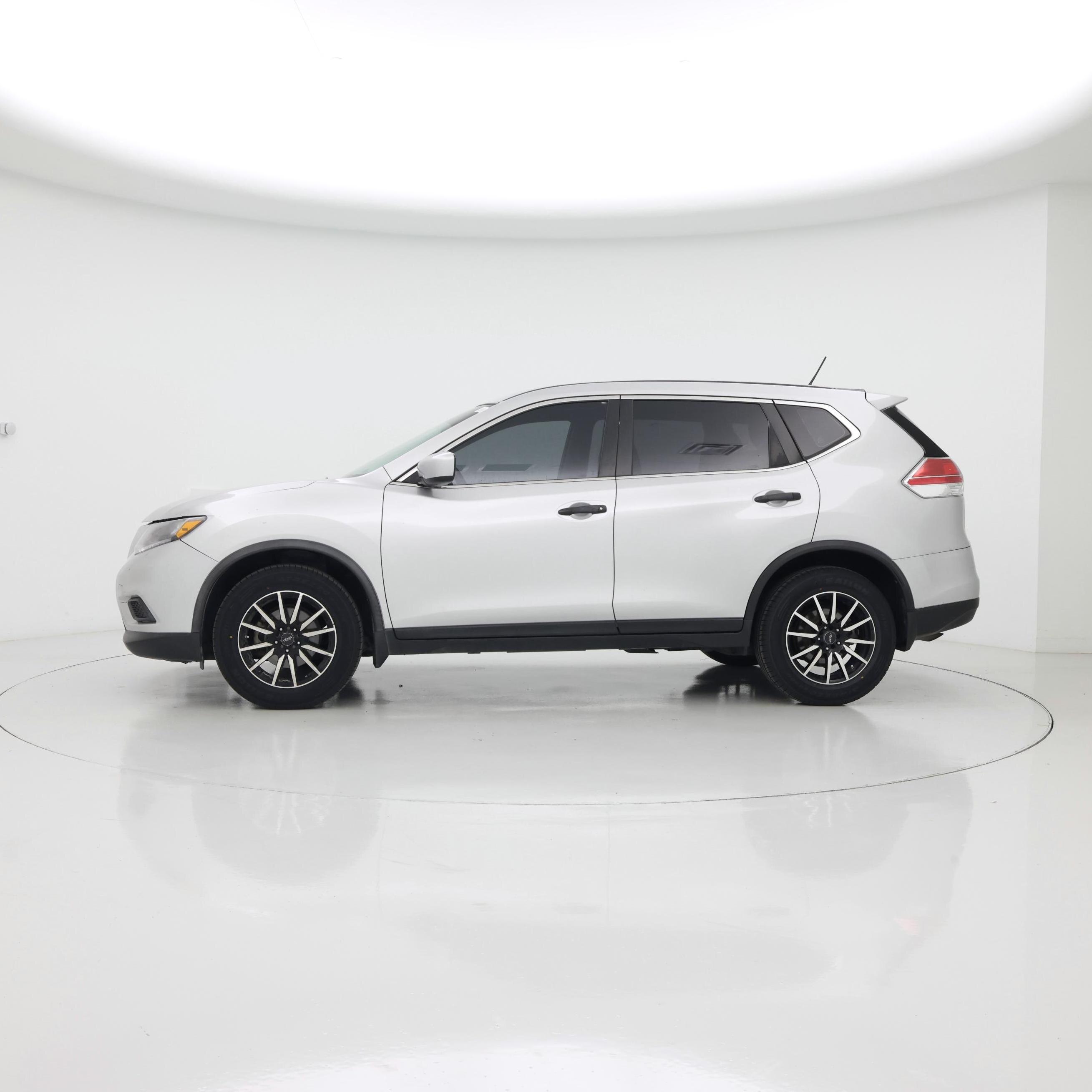 Thumbnail: 2016 Nissan Rogue - 3
