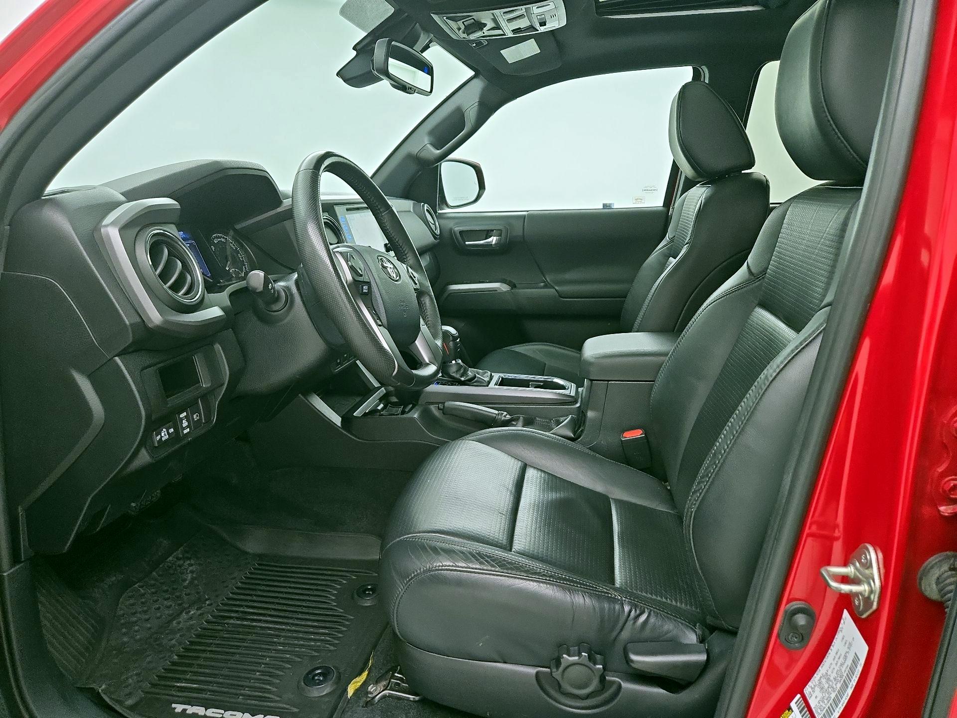 Thumbnail: 2018 Toyota Tacoma - 11