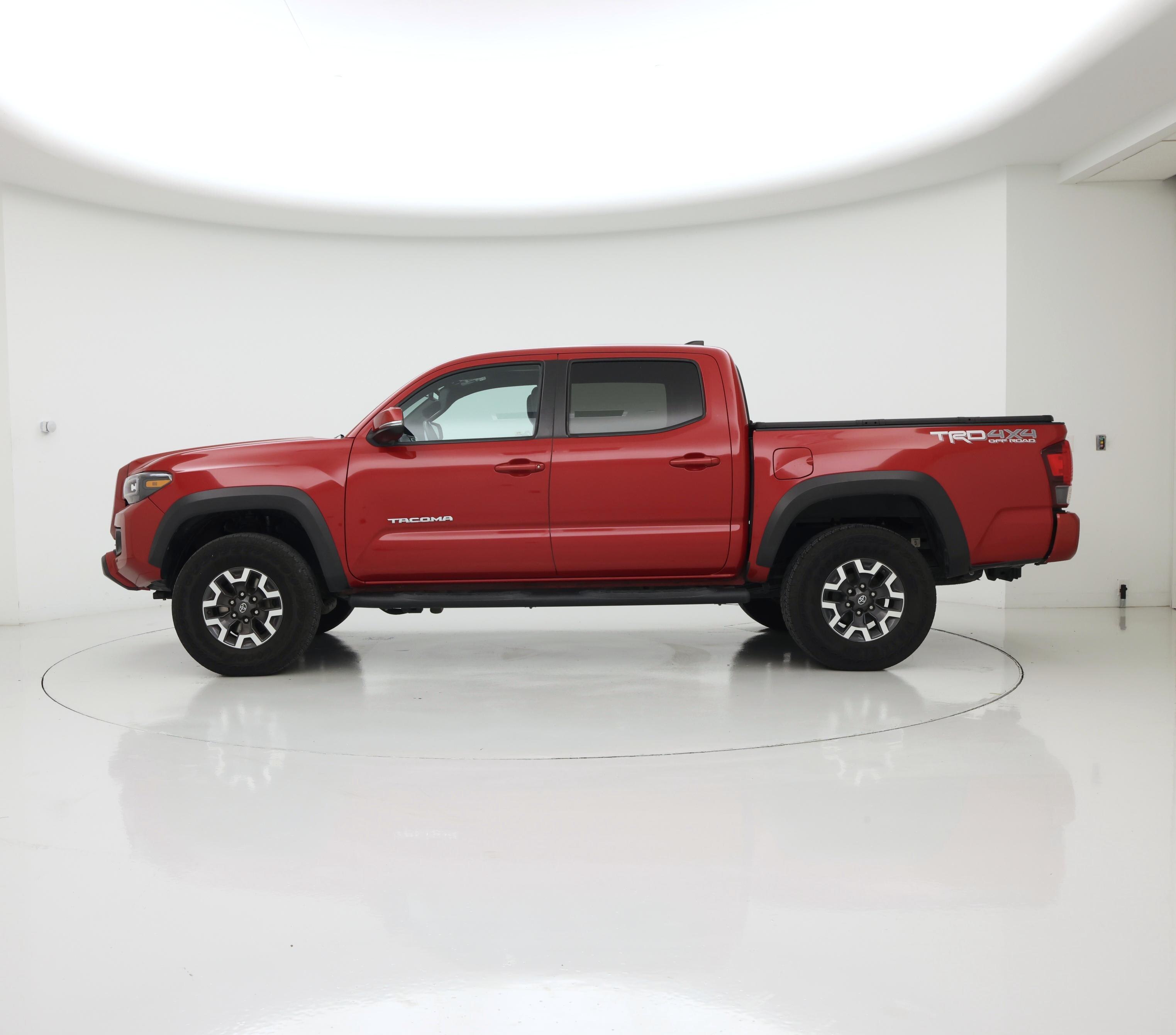 Thumbnail: 2018 Toyota Tacoma - 3