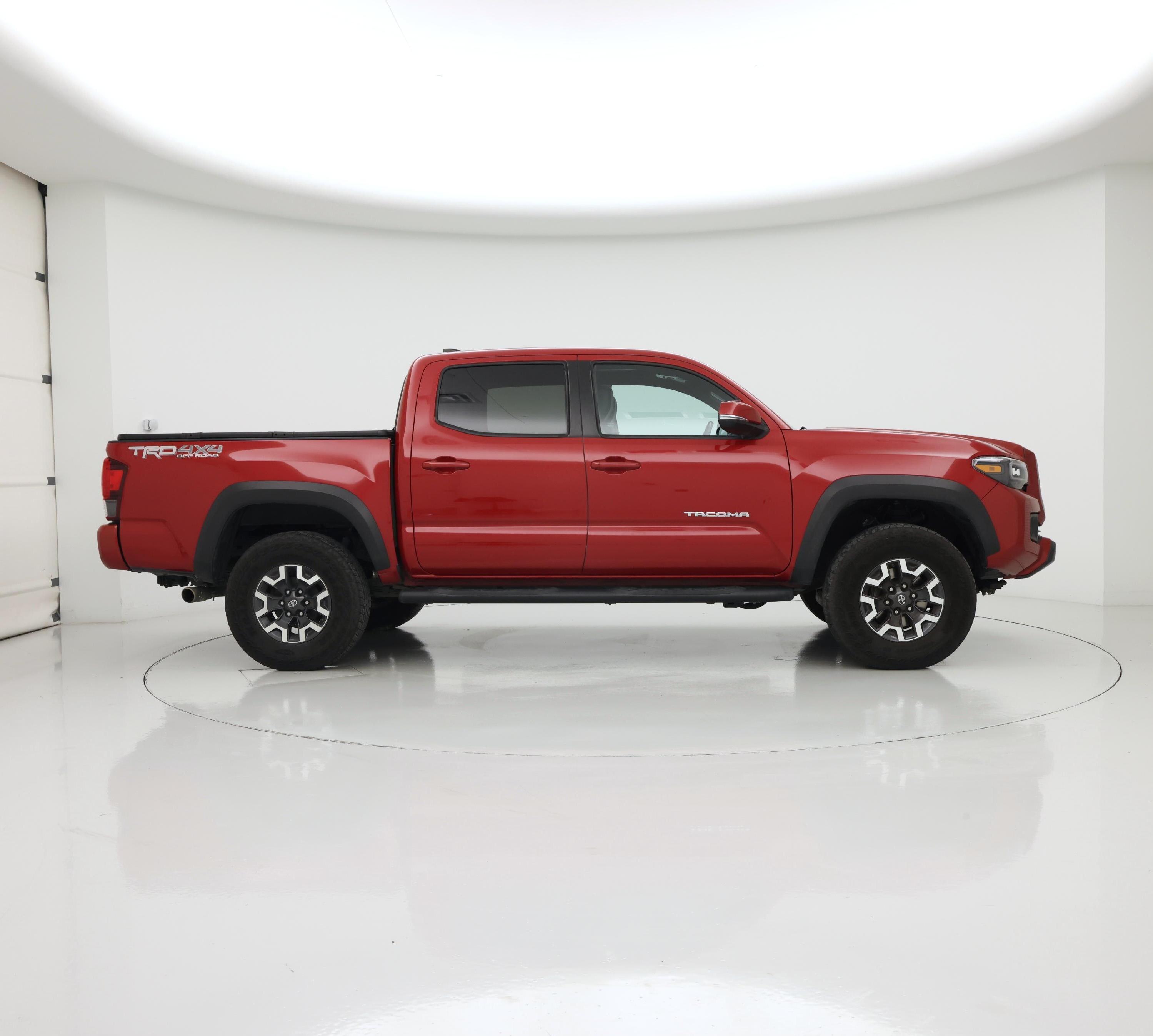 Thumbnail: 2018 Toyota Tacoma - 7