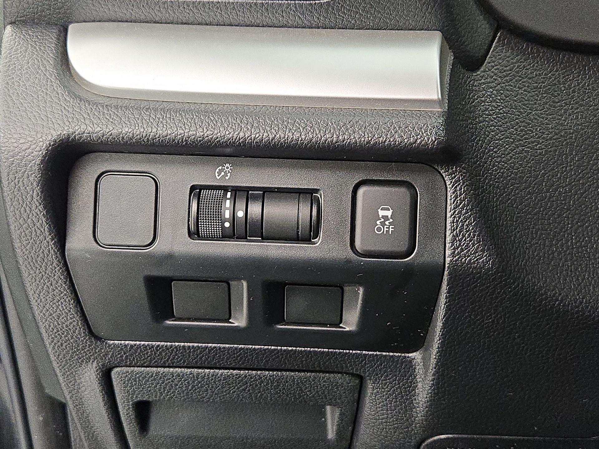 Thumbnail: 2017 Subaru Crosstrek - 13