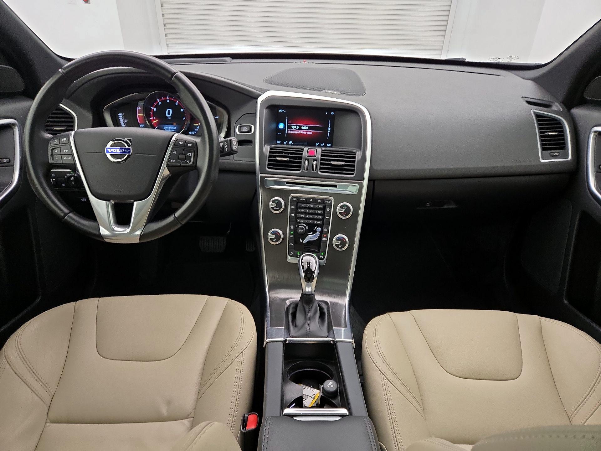 Thumbnail: 2016 Volvo XC60 - 9