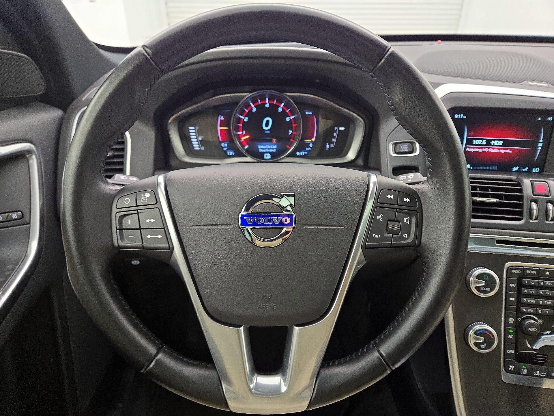 Thumbnail: 2016 Volvo XC60 - 10
