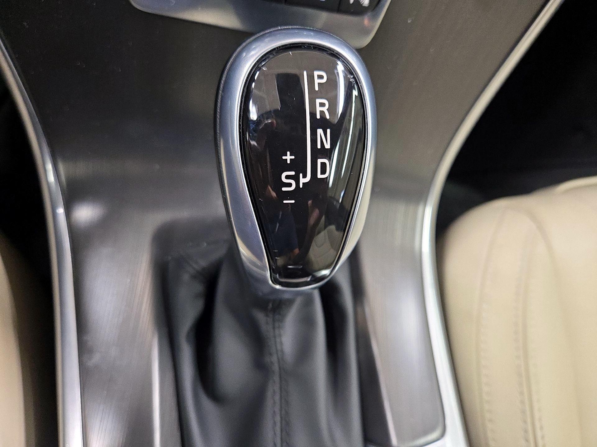 Thumbnail: 2016 Volvo XC60 - 18