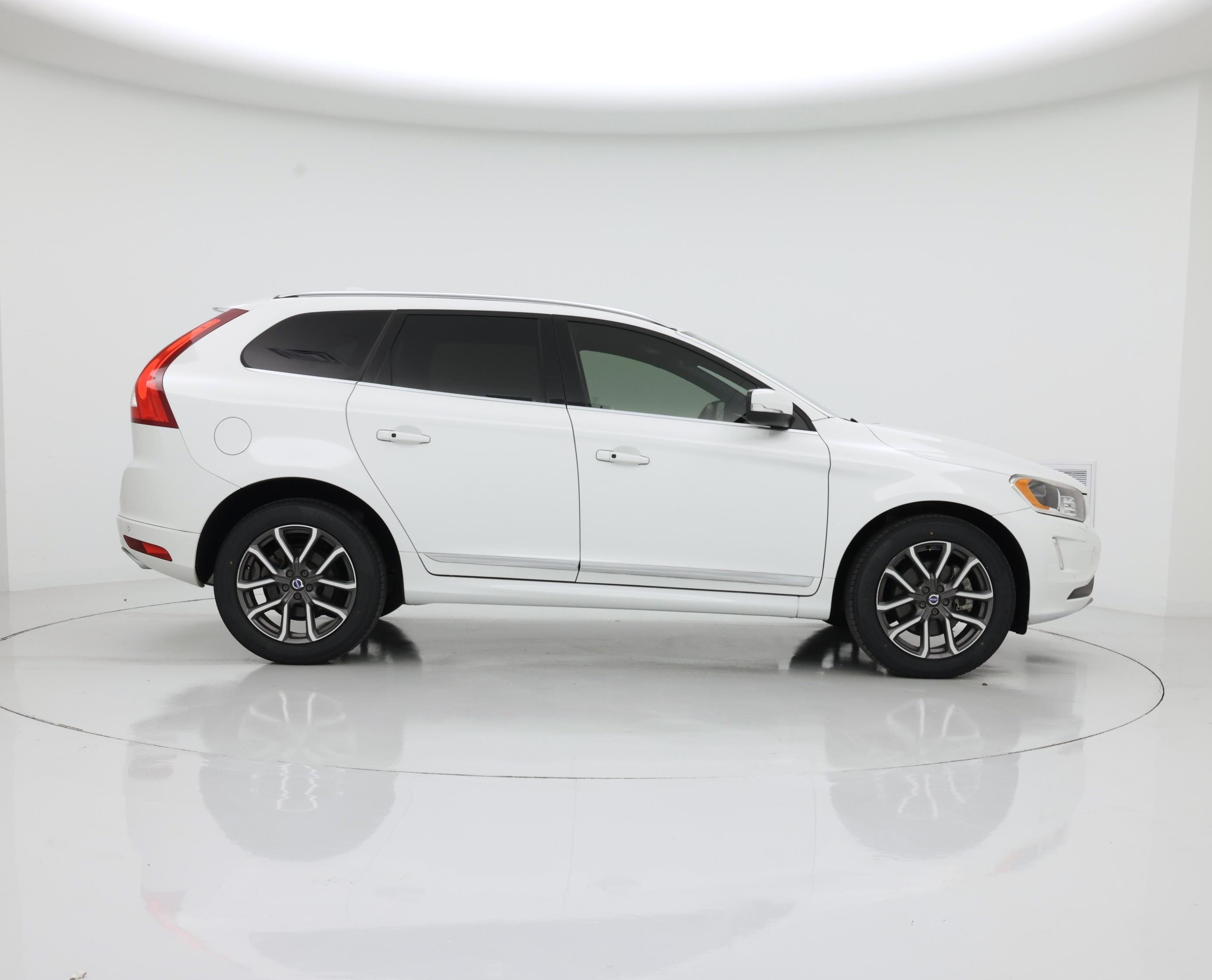 Thumbnail: 2016 Volvo XC60 - 7