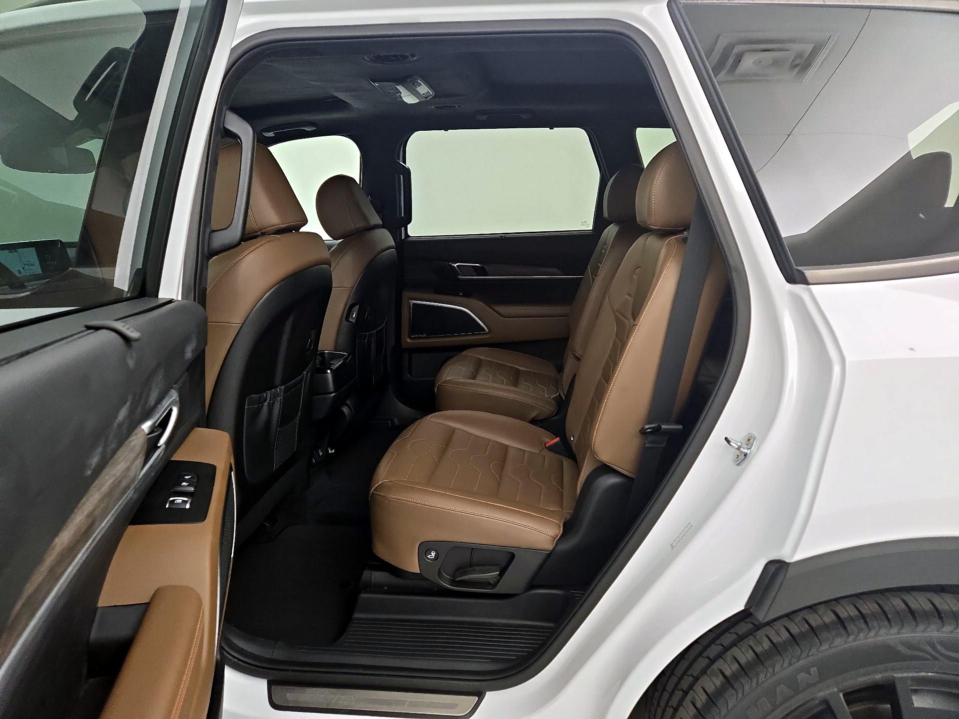 Thumbnail: 2021 Kia Telluride - 19