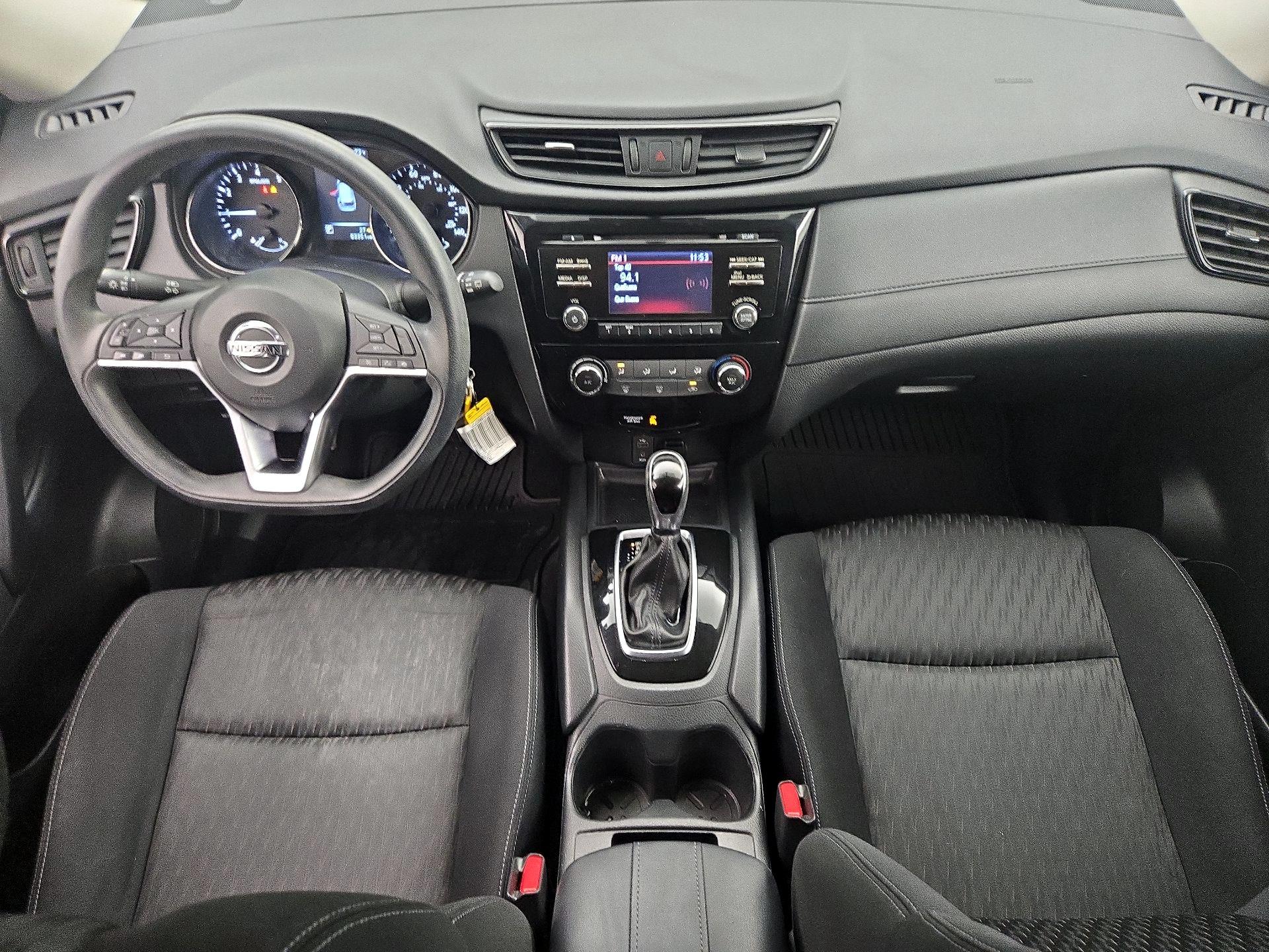 Thumbnail: 2017 Nissan Rogue - 9